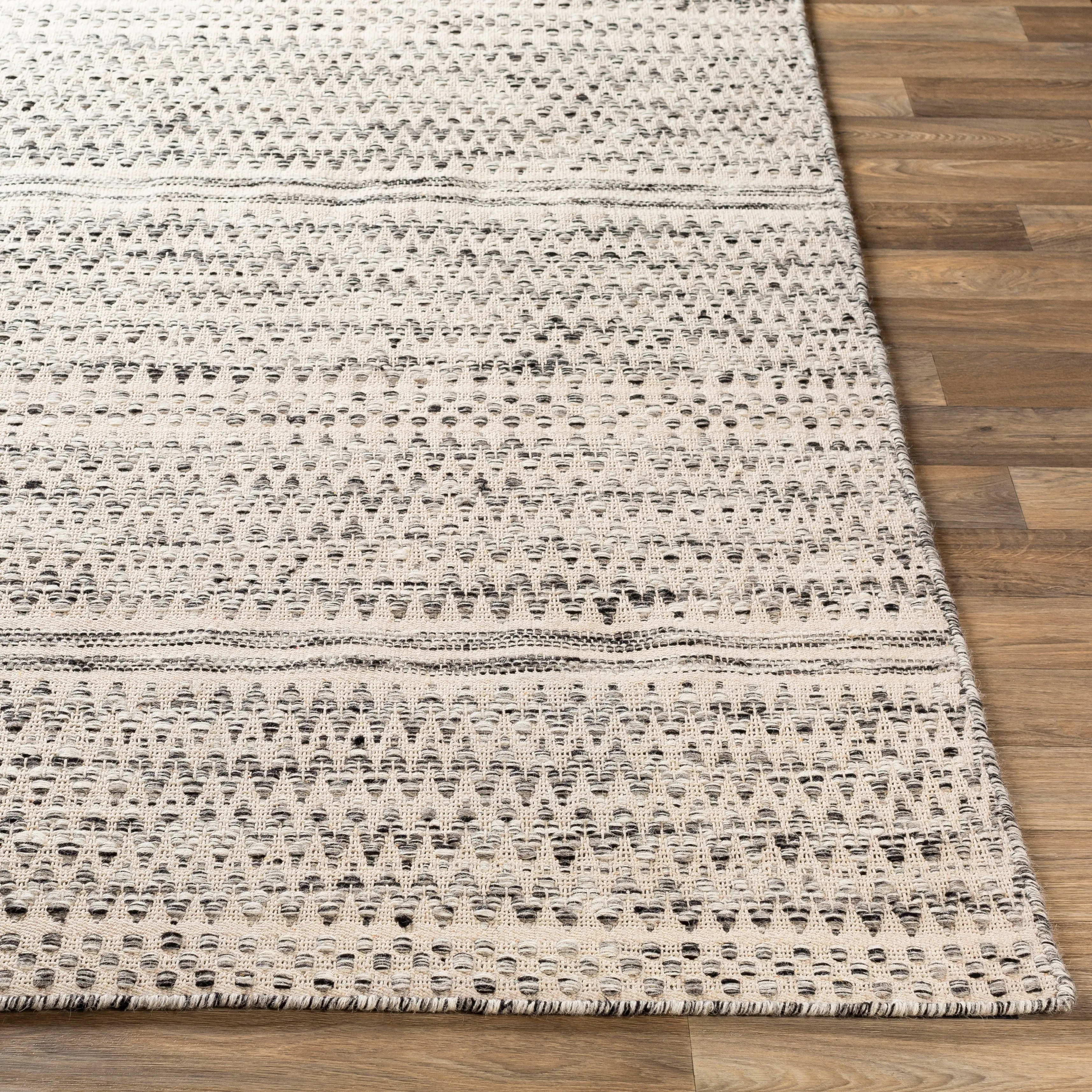 Livabliss Pietre Handmade Farmhouse Wool Area Rug