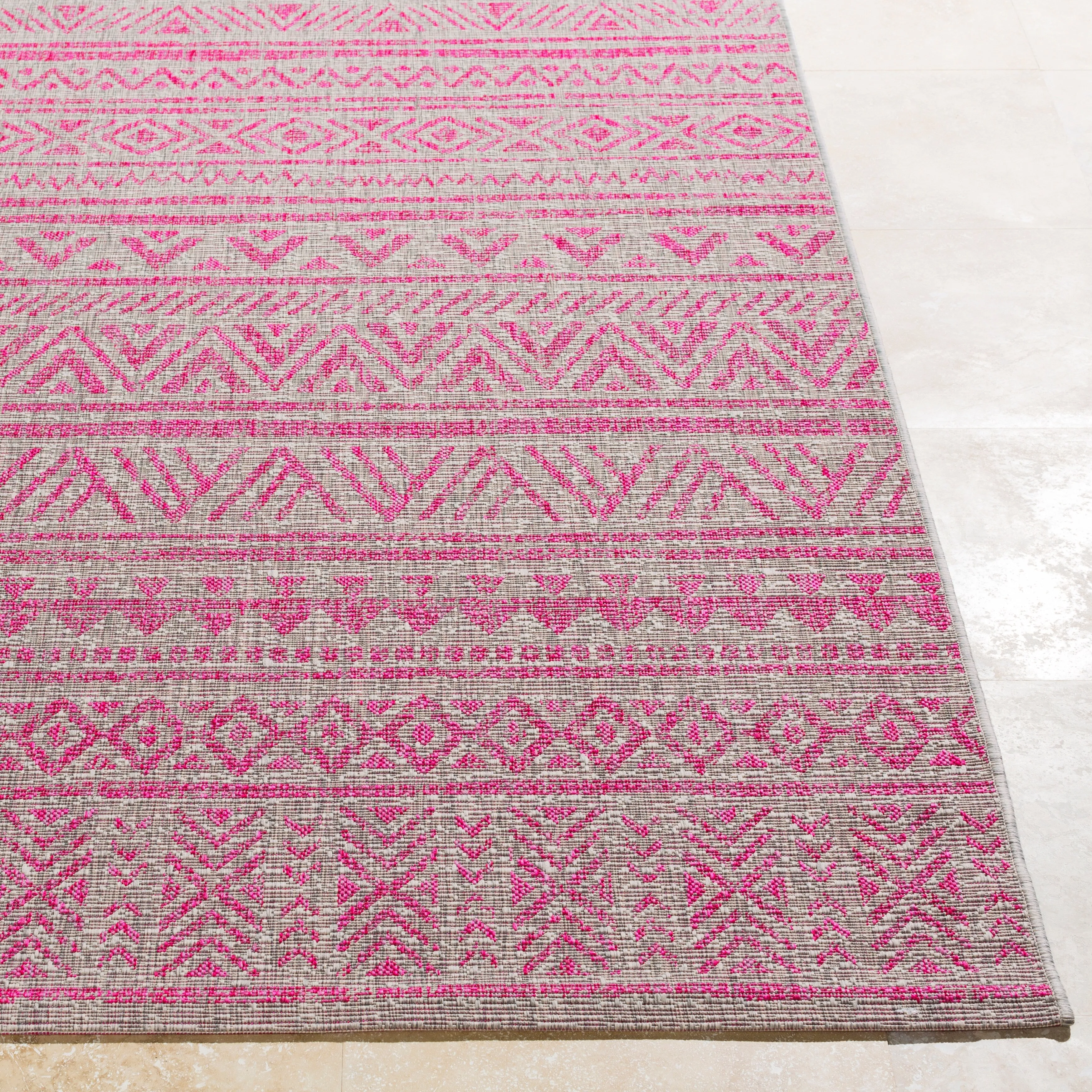 Livabliss Powlett Vintage Southwestern Indoor/ Outdoor Area Rug