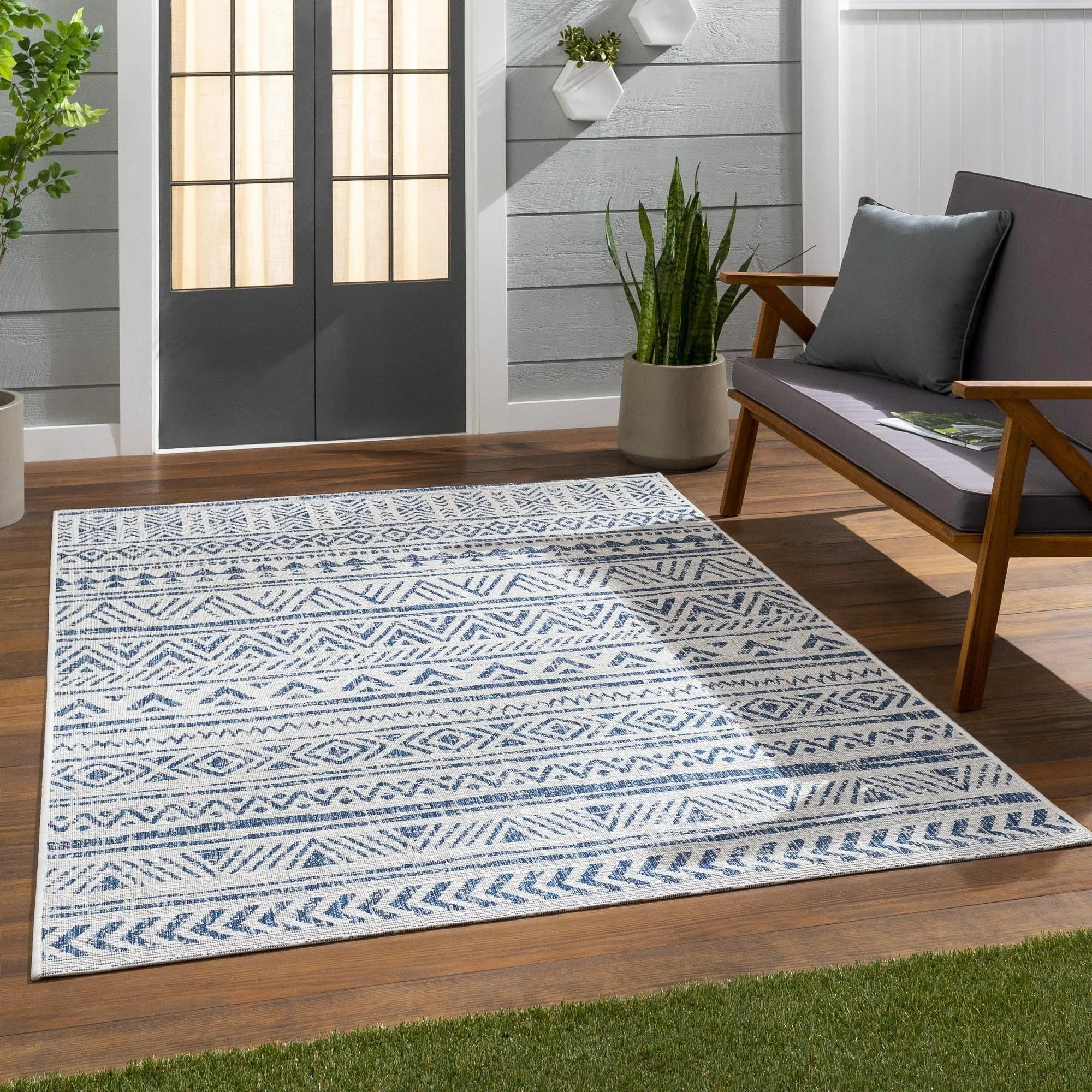 Livabliss Powlett Vintage Southwestern Indoor/ Outdoor Area Rug