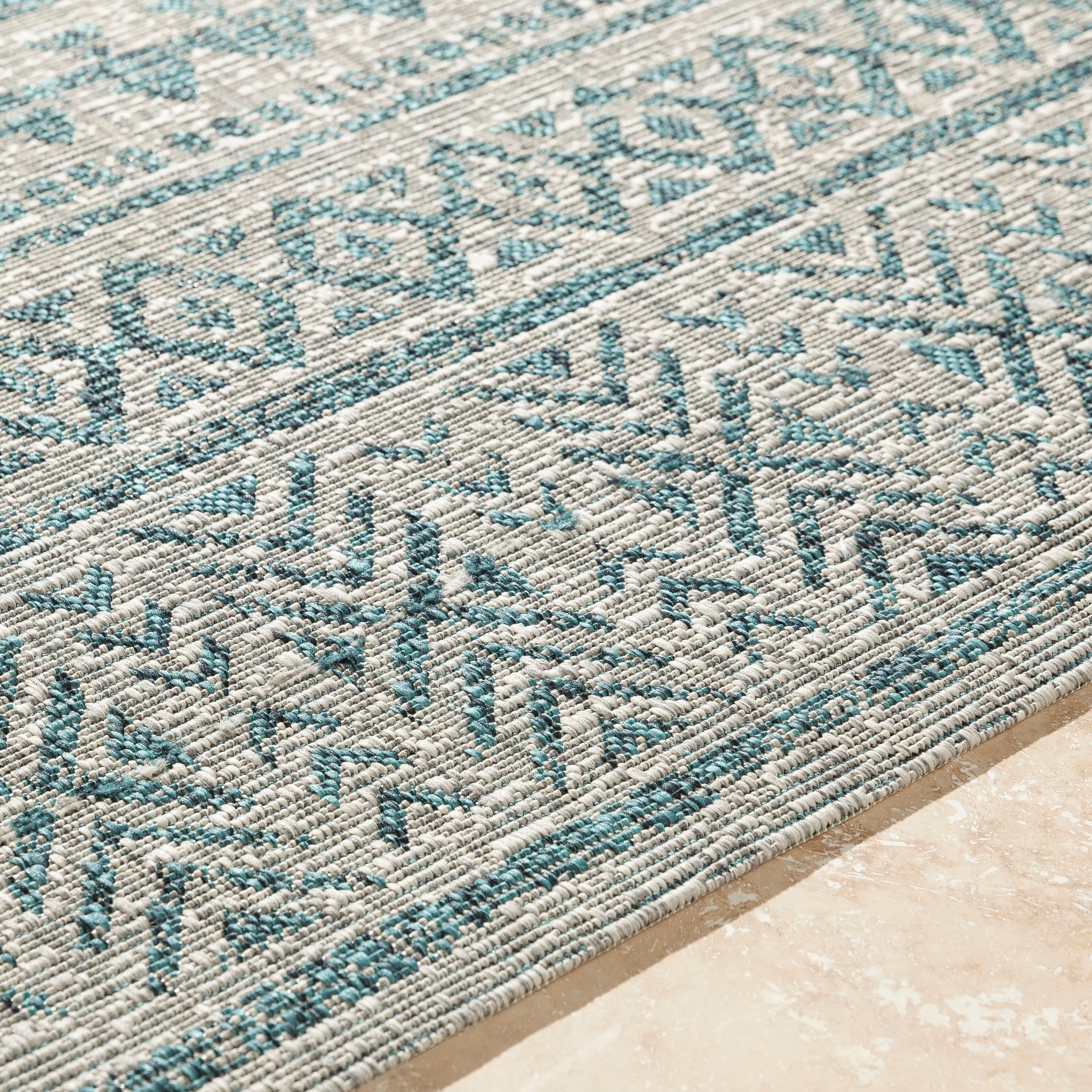 Livabliss Powlett Vintage Southwestern Indoor/ Outdoor Area Rug