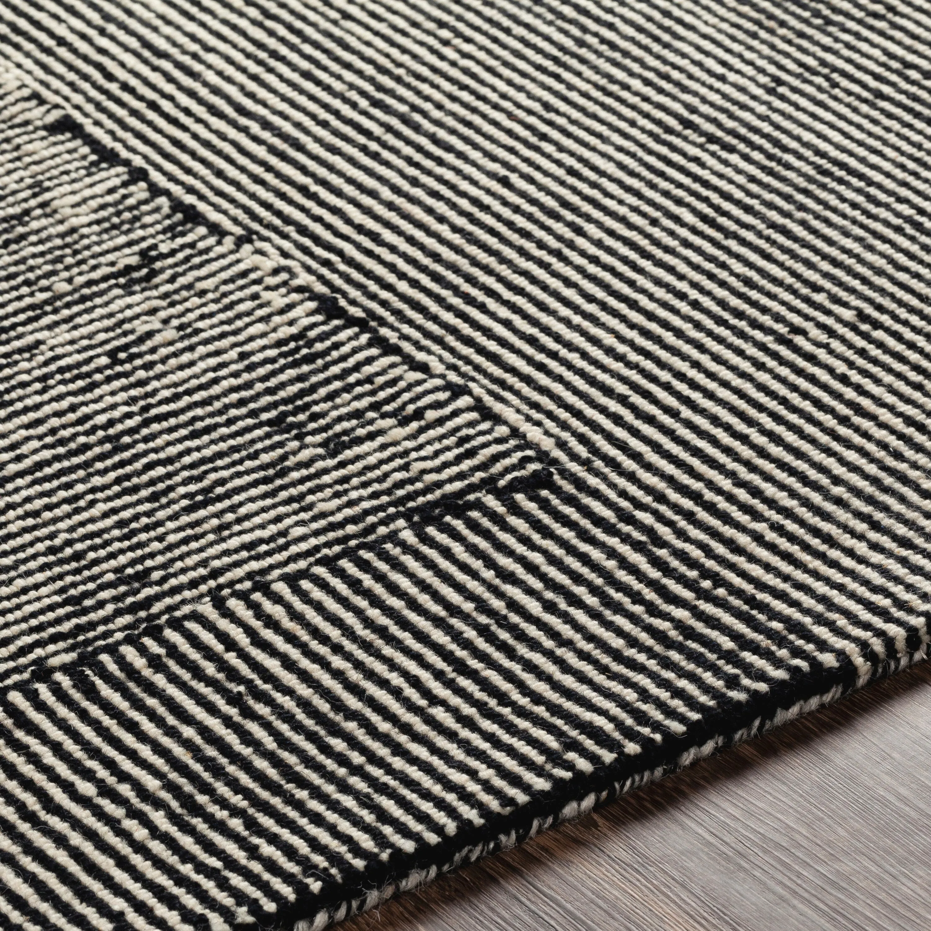 Livabliss Wazney Handmade Wool Farmhouse Area Rug