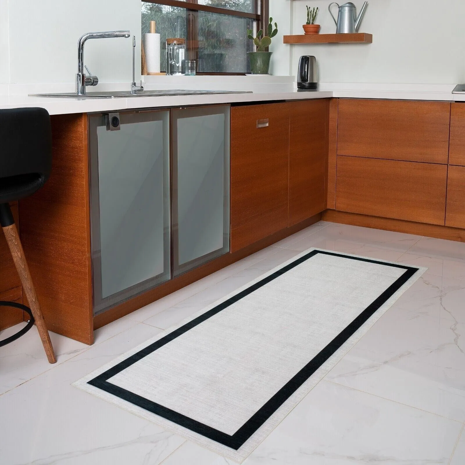 Machine Washable Area Rug With Non Slip Backing - Everest Geometric Modern Border Design