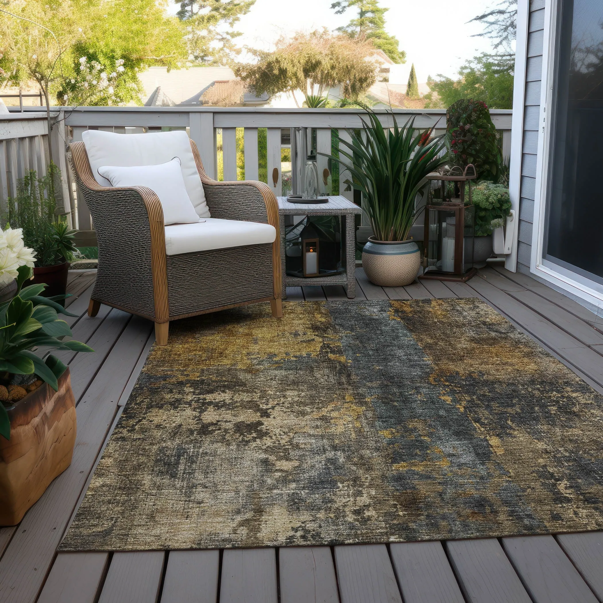Machine Washable Indoor/ Outdoor Abstract Contemporary Chantille Rug
