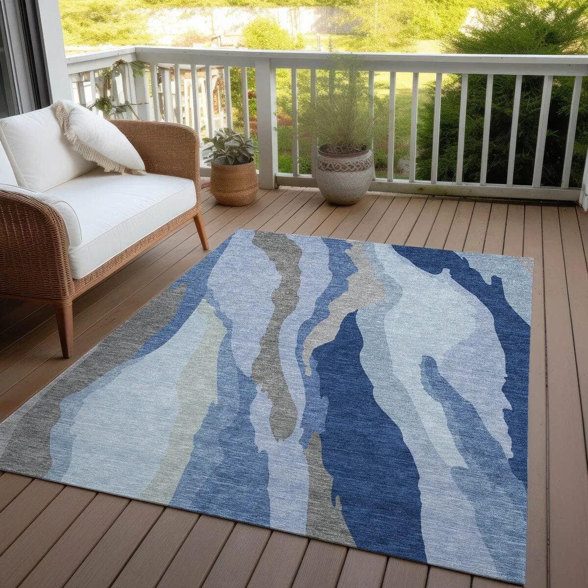 Machine Washable Indoor/ Outdoor Abstract Contemporary Chantille Rug