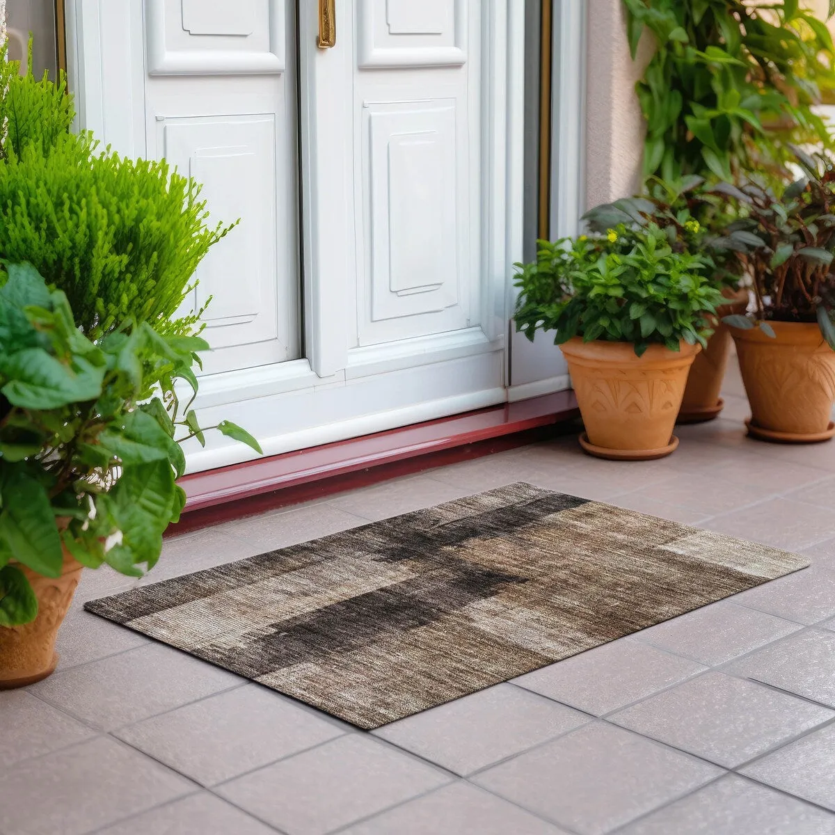 Machine Washable Indoor/ Outdoor Abstract Contemporary Chantille Rug