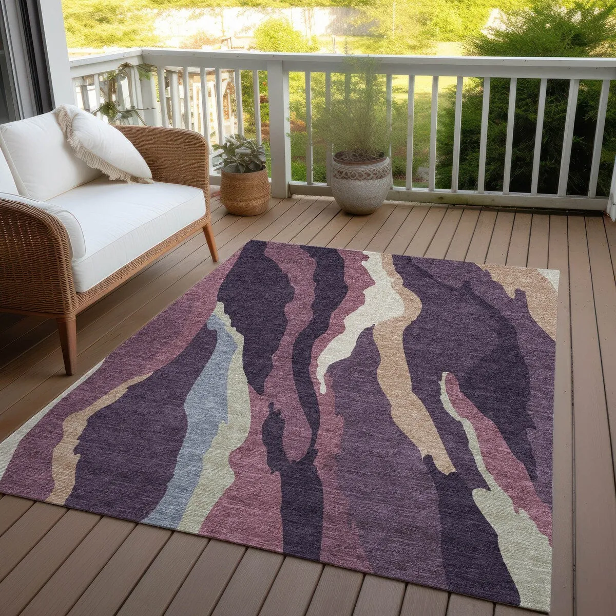 Machine Washable Indoor/ Outdoor Abstract Contemporary Chantille Rug