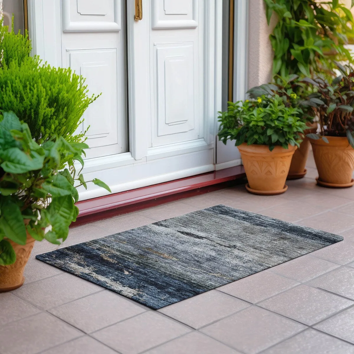 Machine Washable Indoor/ Outdoor Abstract Contemporary Chantille Rug