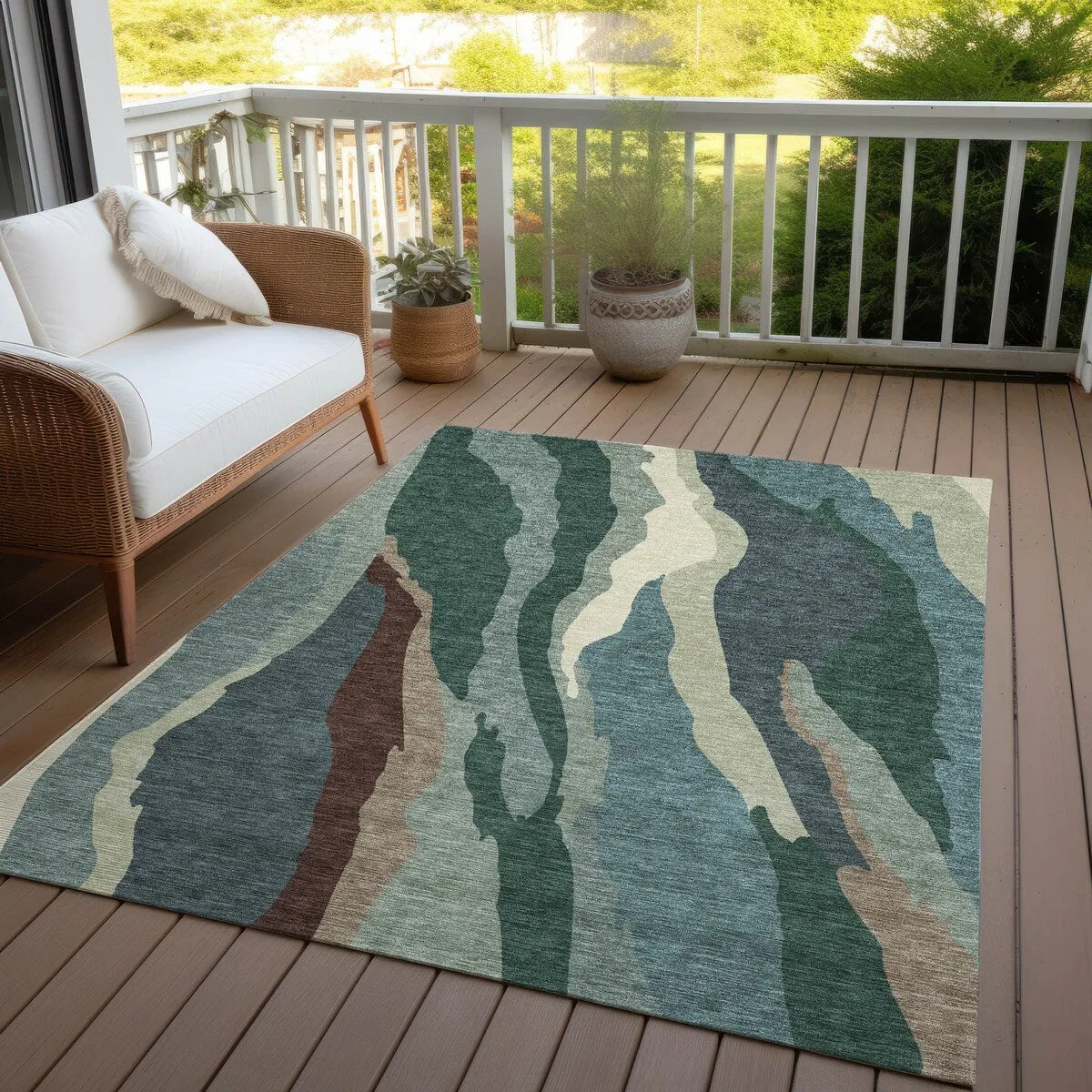 Machine Washable Indoor/ Outdoor Abstract Contemporary Chantille Rug