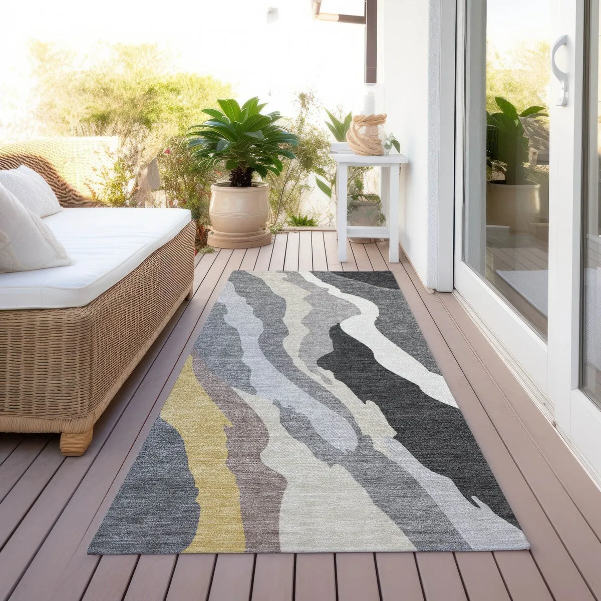 Machine Washable Indoor/ Outdoor Abstract Contemporary Chantille Rug