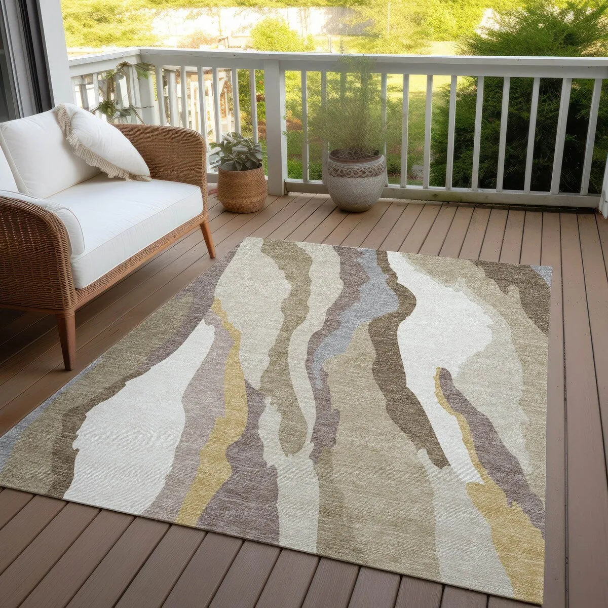 Machine Washable Indoor/ Outdoor Abstract Contemporary Chantille Rug