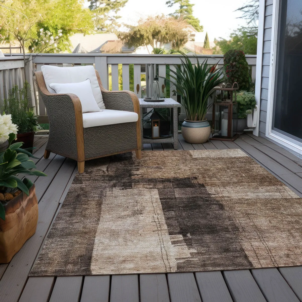 Machine Washable Indoor/ Outdoor Abstract Contemporary Chantille Rug