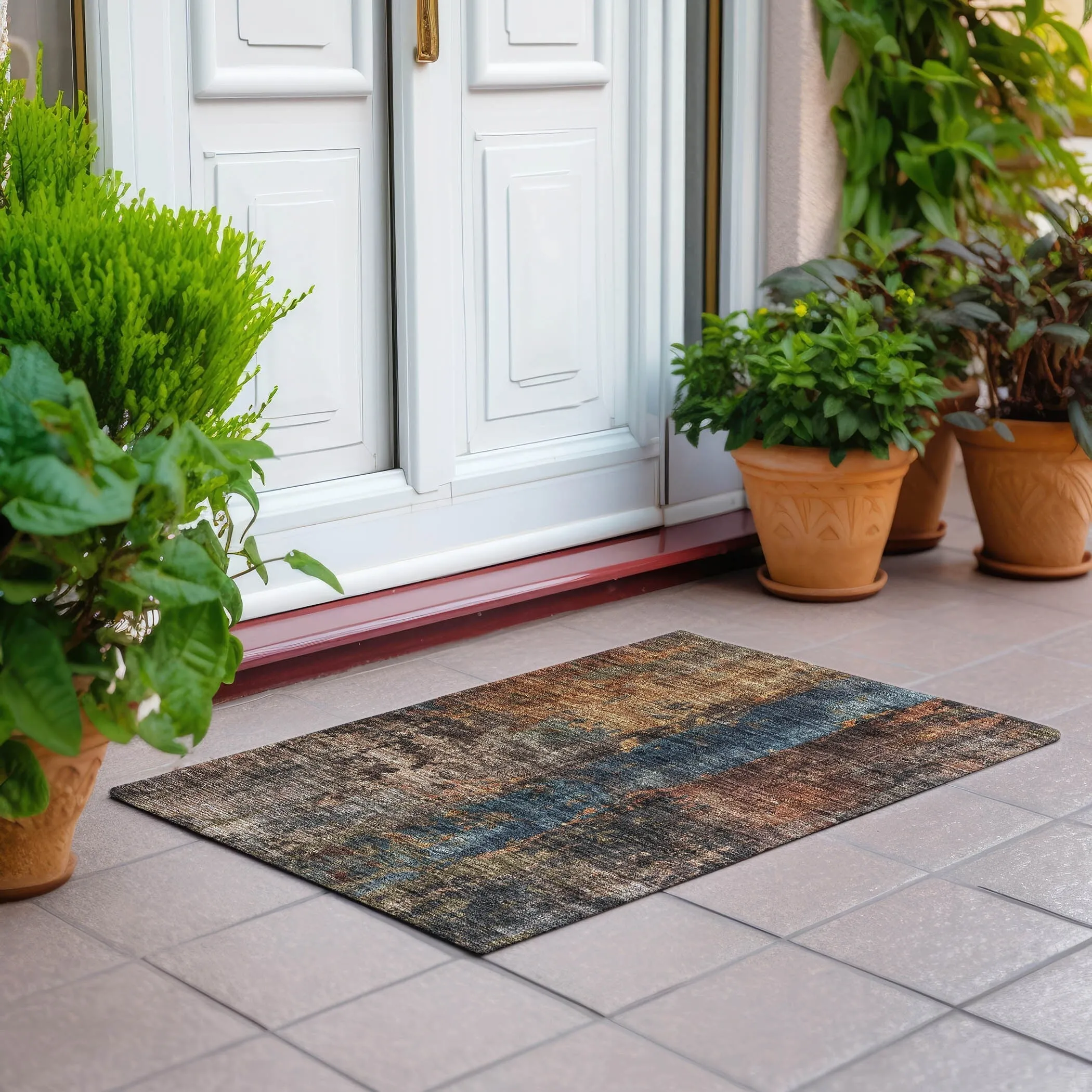 Machine Washable Indoor/ Outdoor Abstract Contemporary Chantille Rug