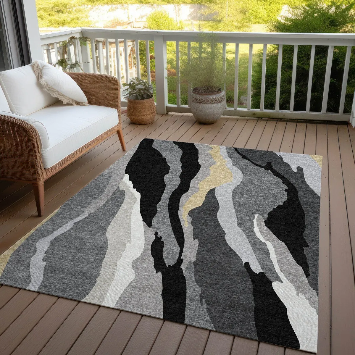 Machine Washable Indoor/ Outdoor Abstract Contemporary Chantille Rug