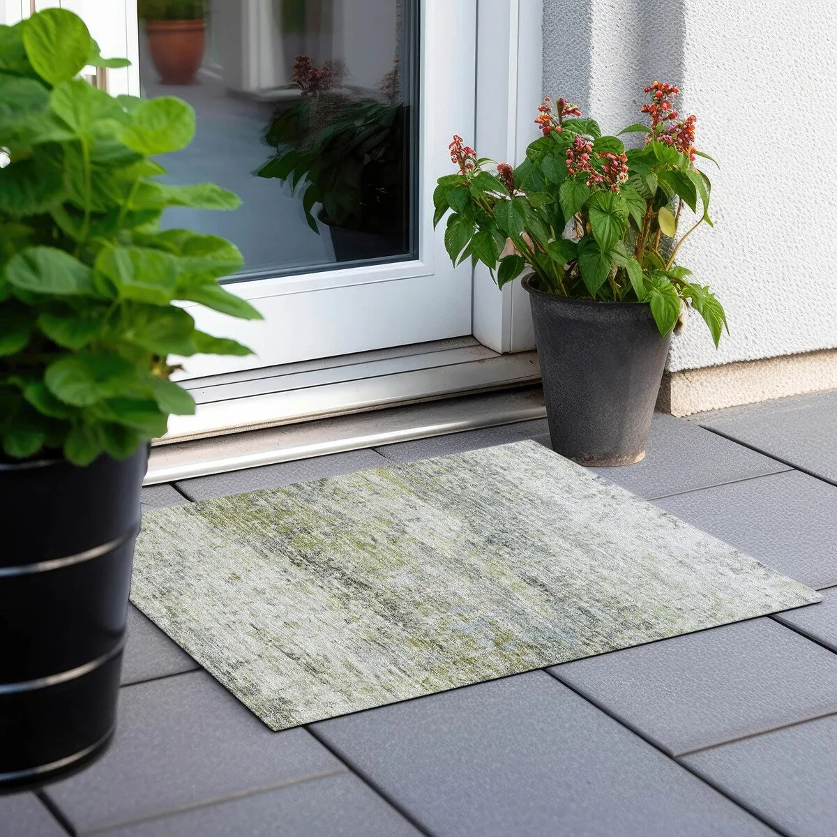 Machine Washable Indoor/ Outdoor Abstract Contemporary Chantille Rug