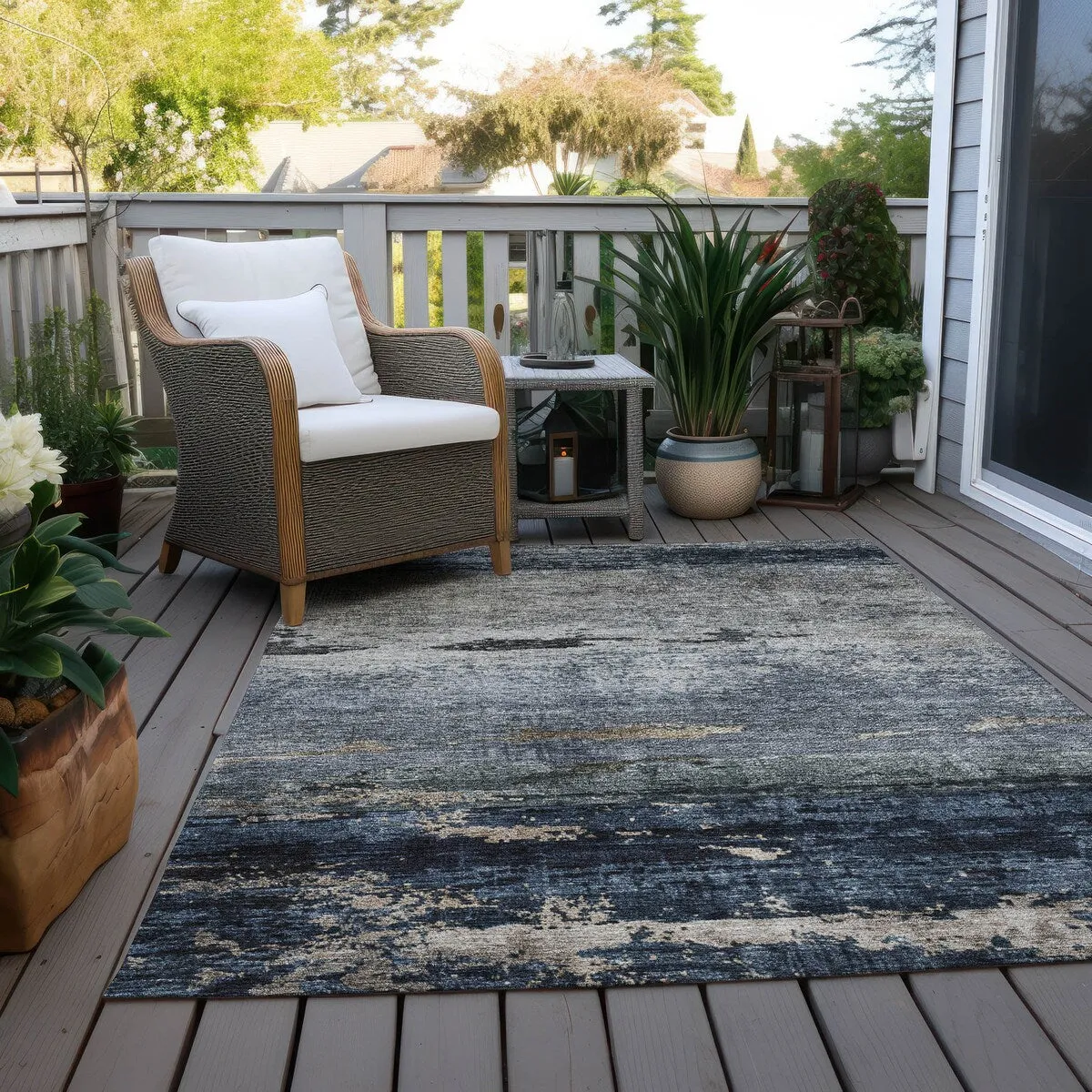 Machine Washable Indoor/ Outdoor Abstract Contemporary Chantille Rug