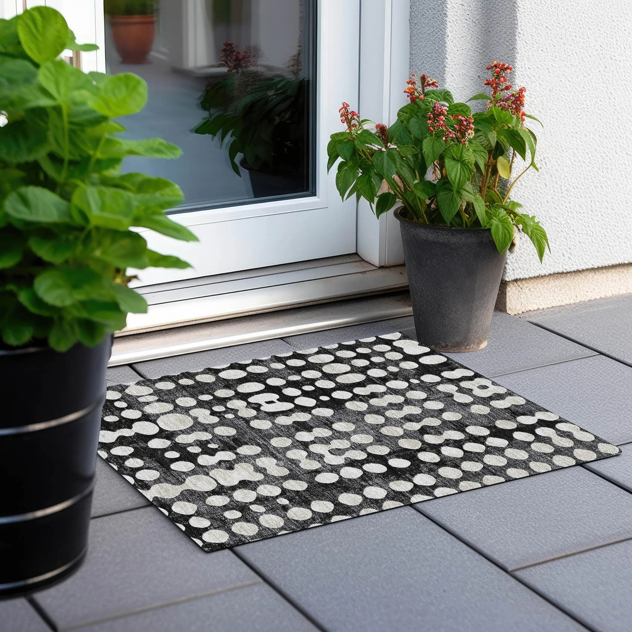 Machine Washable Indoor/ Outdoor Chantille Abstract Dots Rug