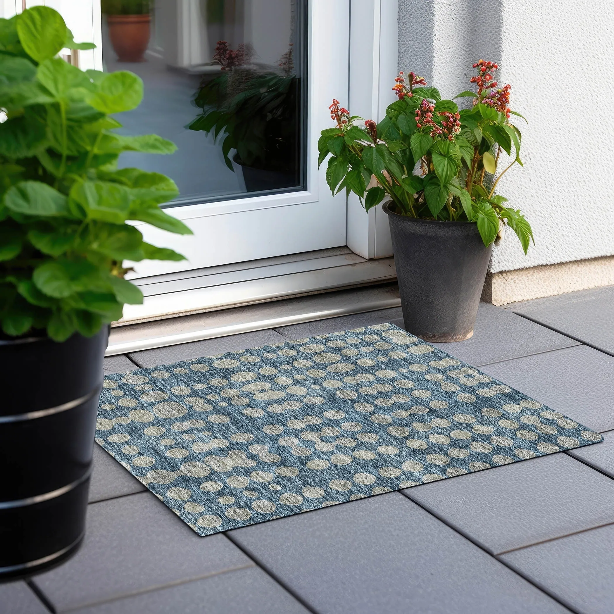 Machine Washable Indoor/ Outdoor Chantille Abstract Dots Rug