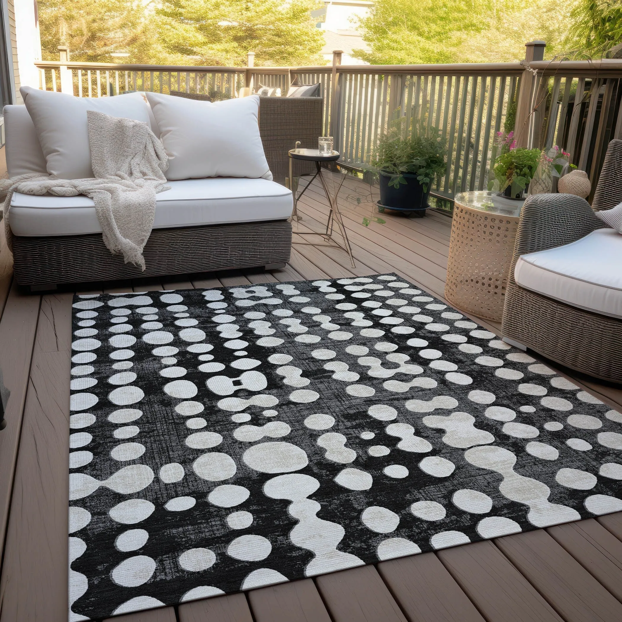 Machine Washable Indoor/ Outdoor Chantille Abstract Dots Rug