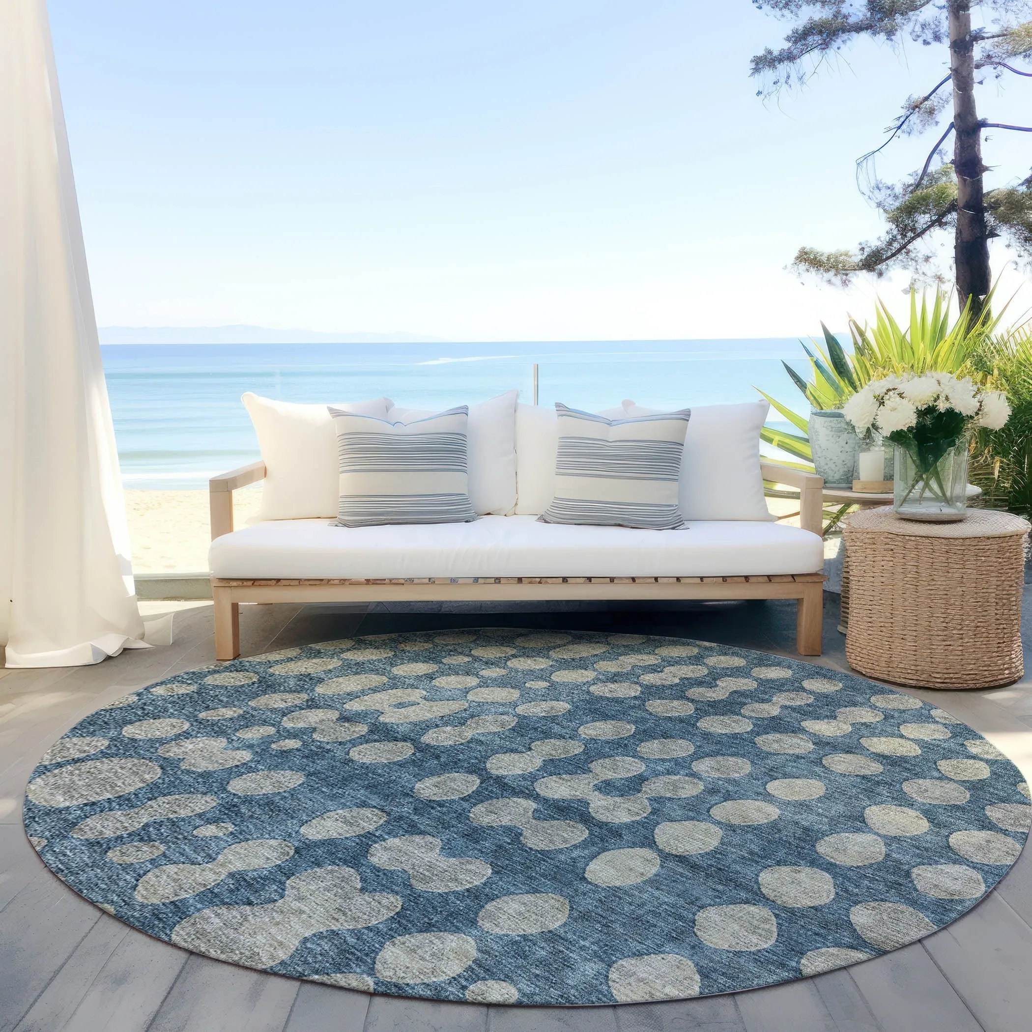 Machine Washable Indoor/ Outdoor Chantille Abstract Dots Rug