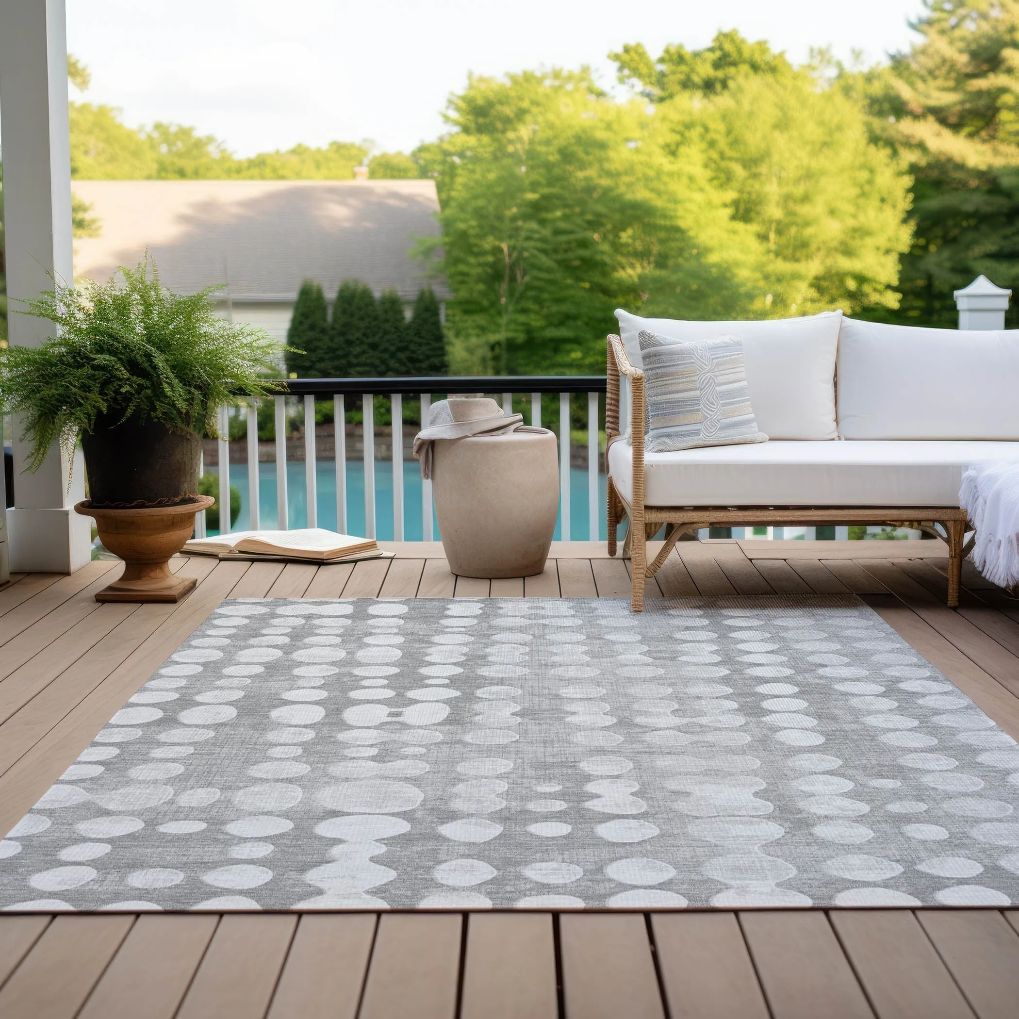 Machine Washable Indoor/ Outdoor Chantille Abstract Dots Rug