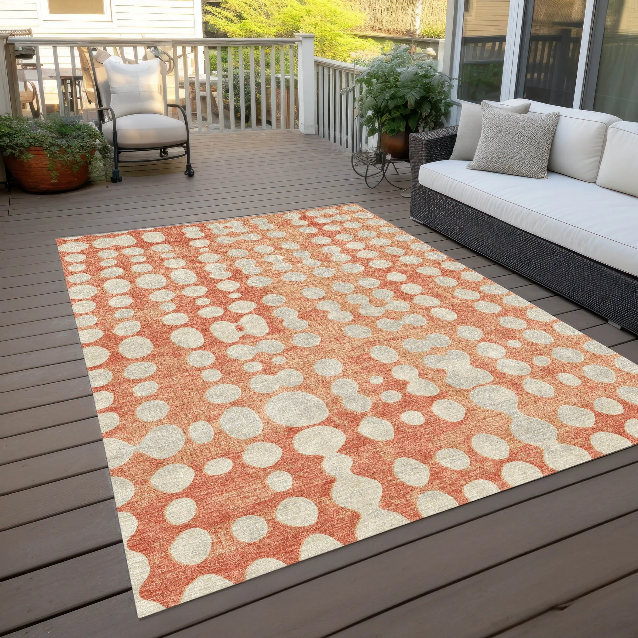 Machine Washable Indoor/ Outdoor Chantille Abstract Dots Rug