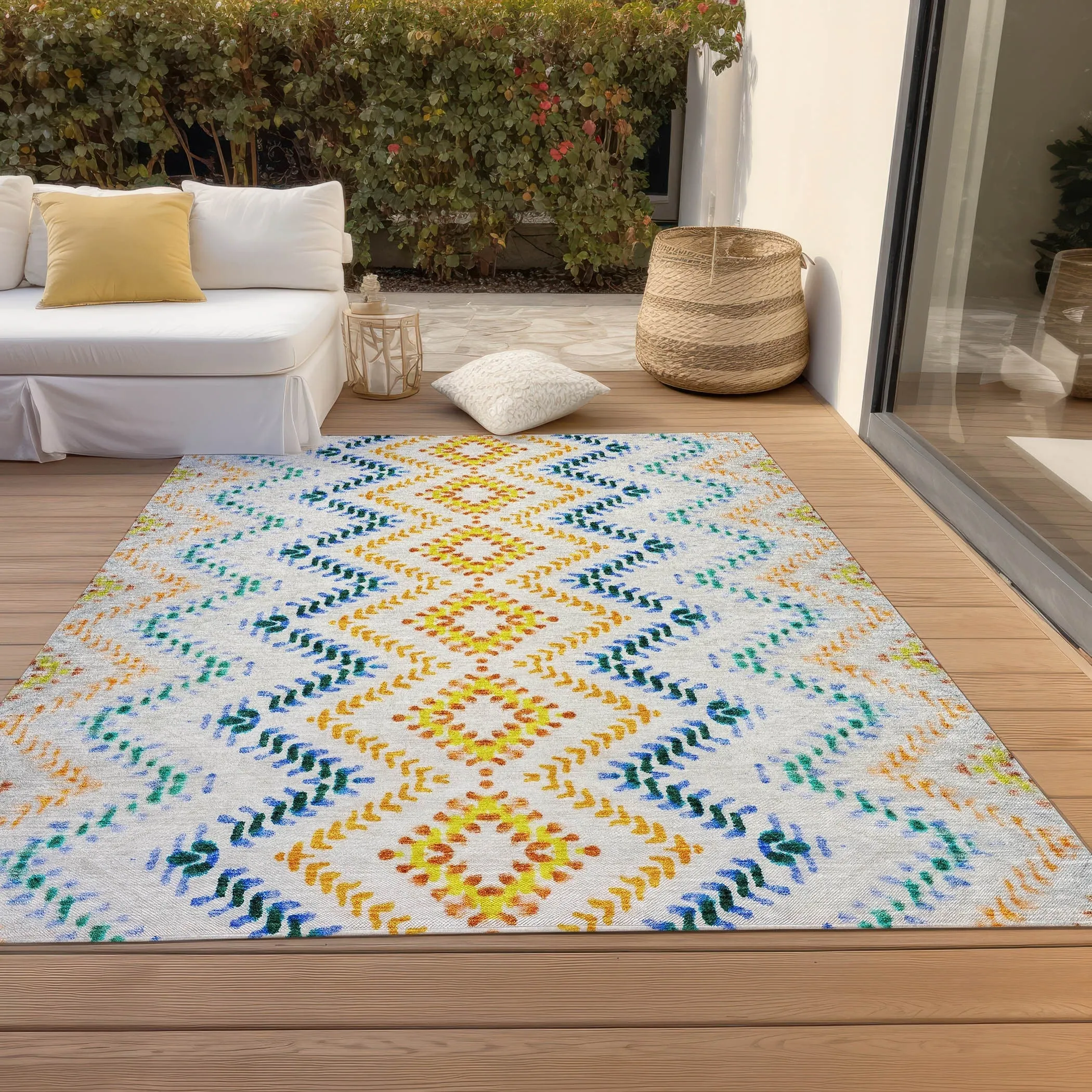 Machine Washable Indoor/ Outdoor Chantille Boho Global Rug