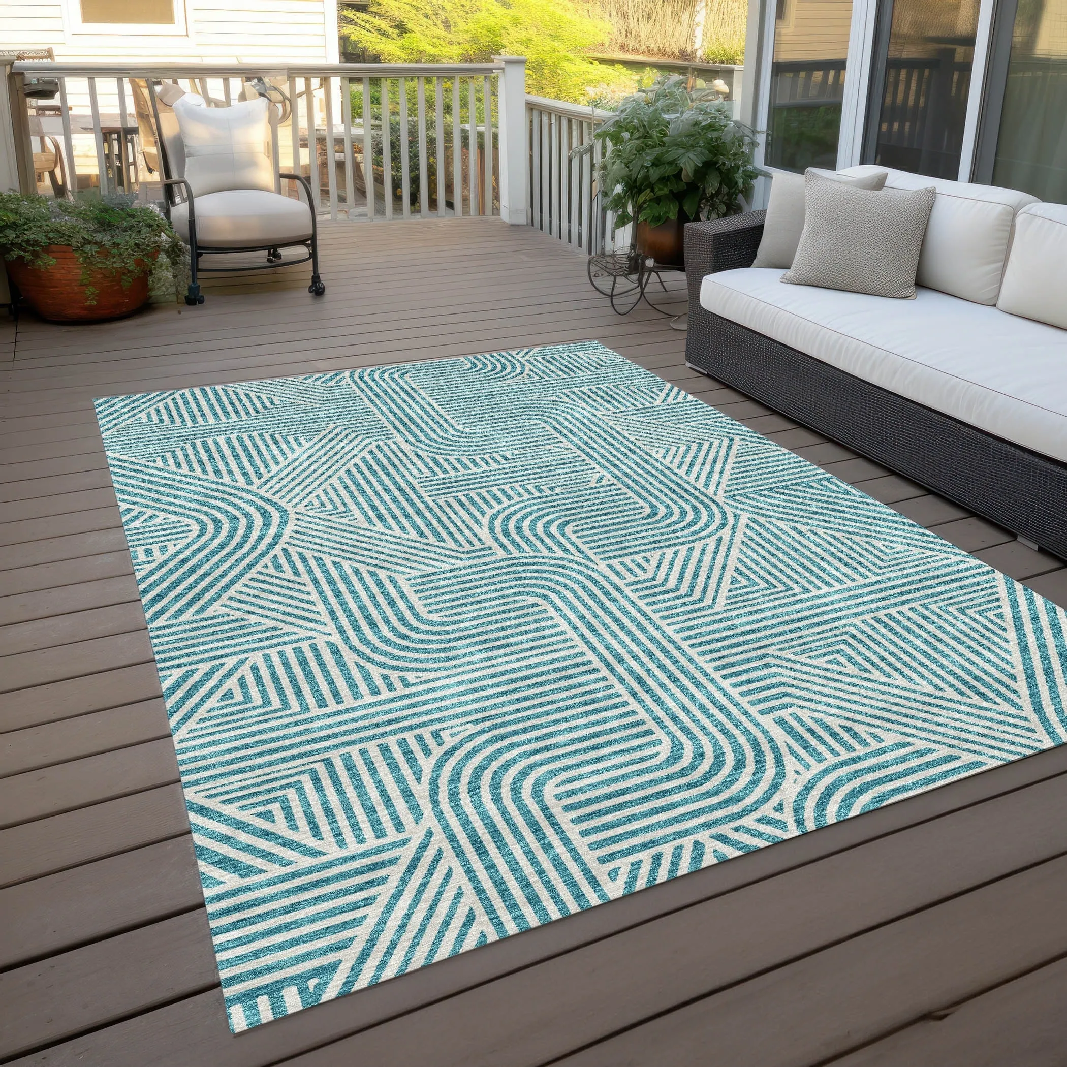 Machine Washable Indoor/ Outdoor Chantille Contemporary Geo Rug