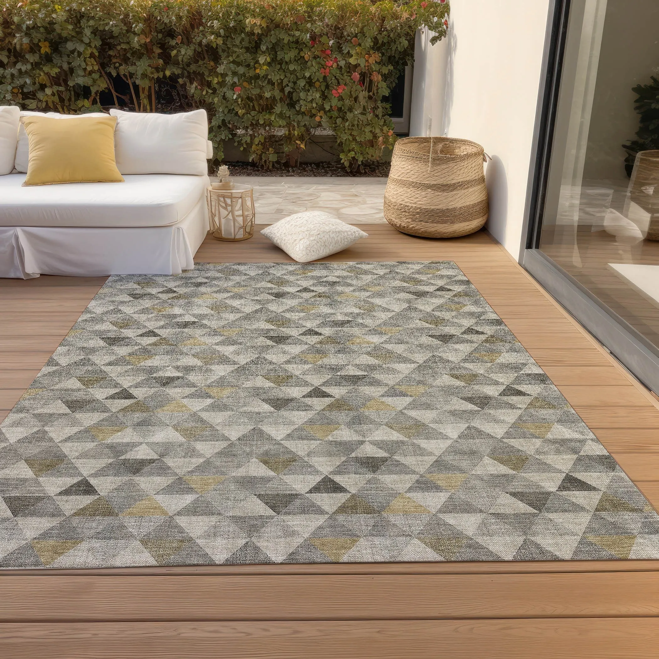 Machine Washable Indoor/ Outdoor Chantille Contemporary Mosaic Rug