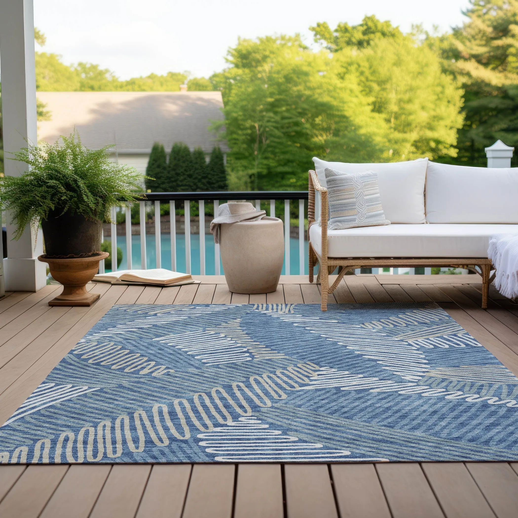 Machine Washable Indoor/ Outdoor Chantille Contemporary Squiggles Rug