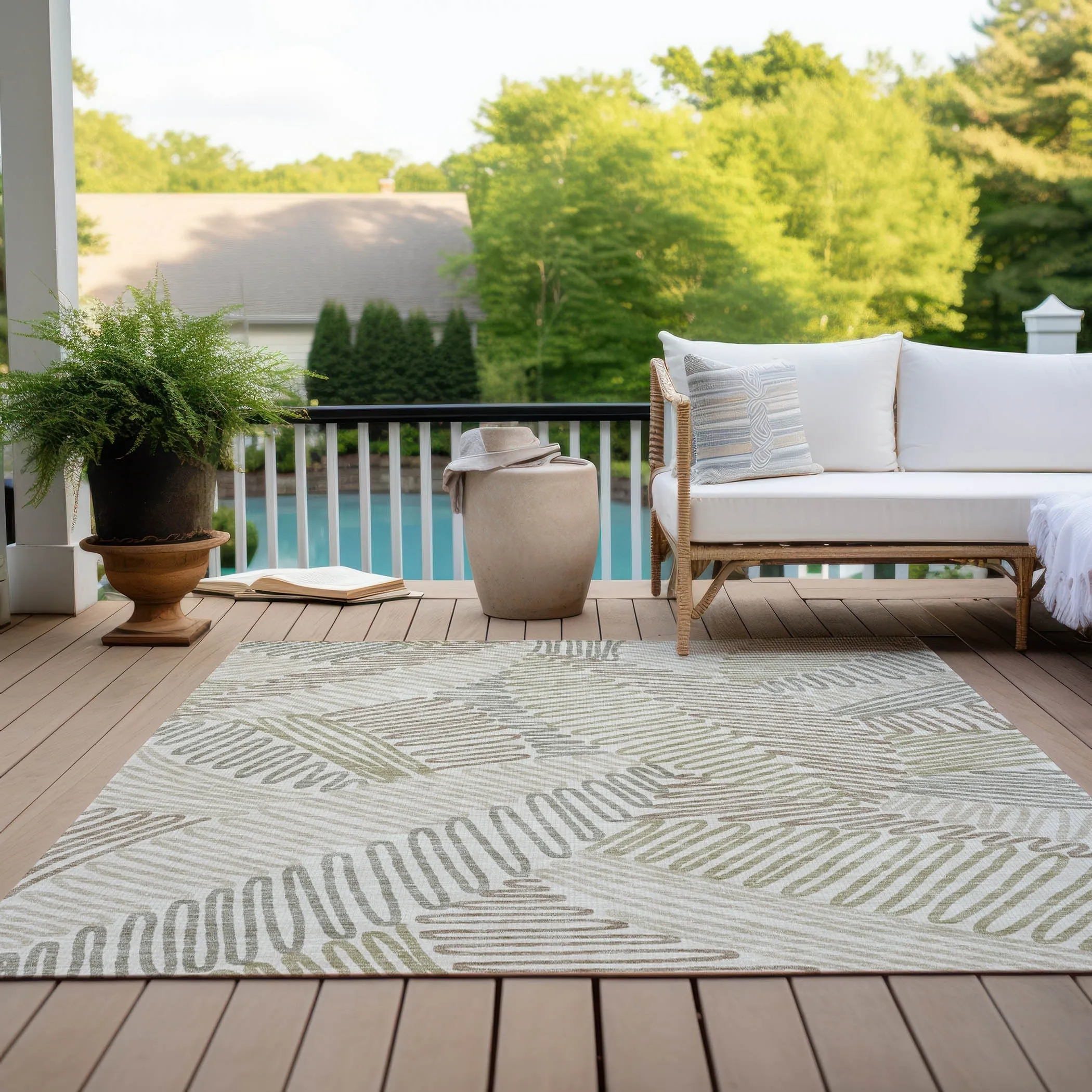 Machine Washable Indoor/ Outdoor Chantille Contemporary Squiggles Rug