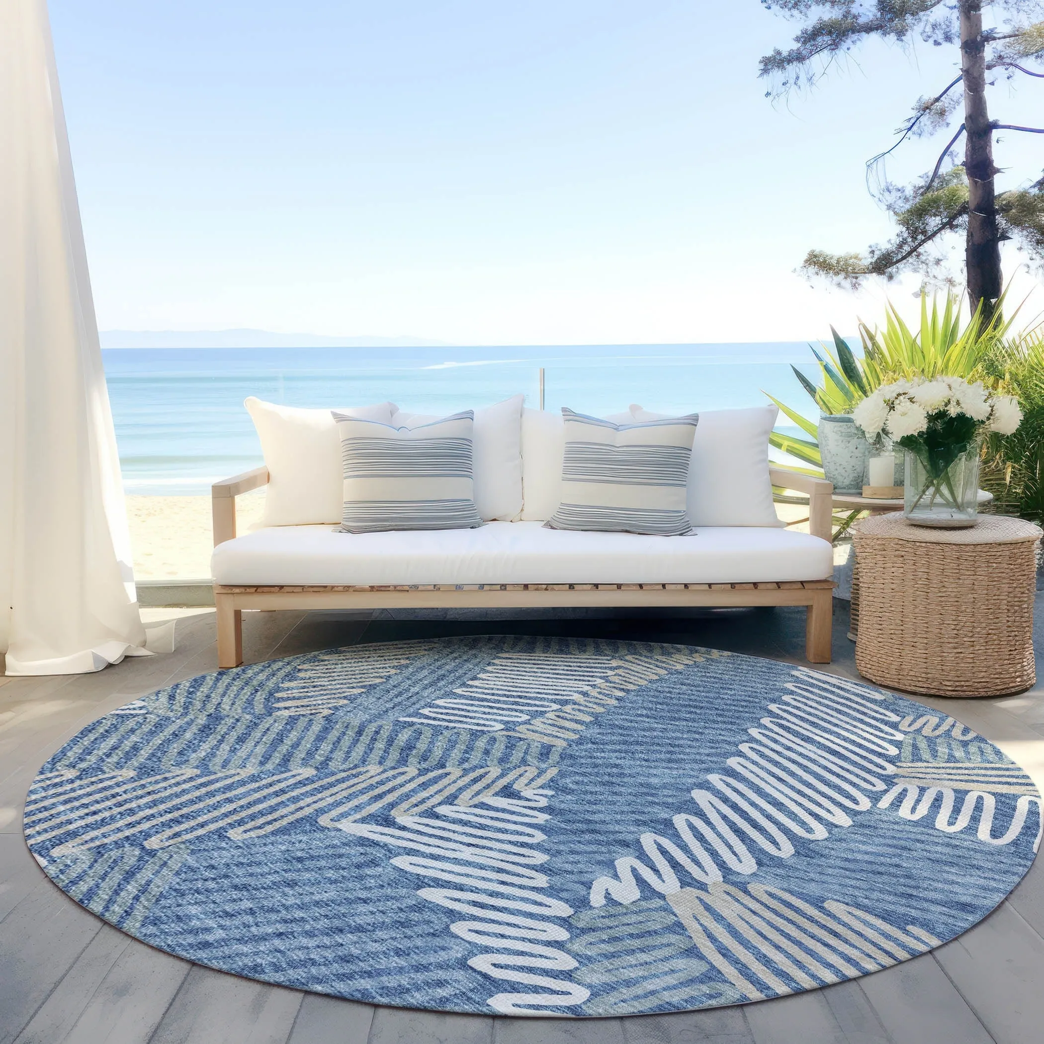 Machine Washable Indoor/ Outdoor Chantille Contemporary Squiggles Rug