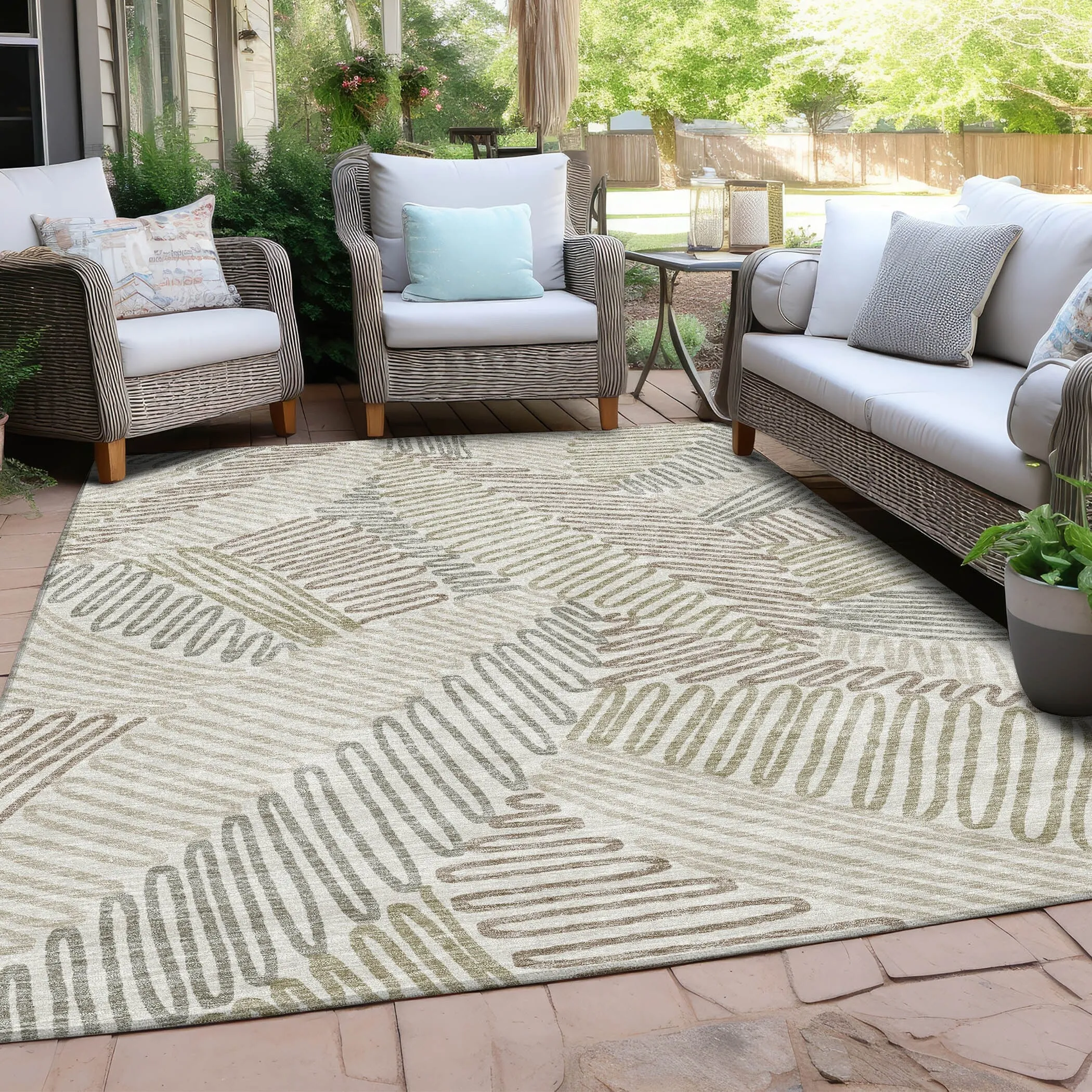 Machine Washable Indoor/ Outdoor Chantille Contemporary Squiggles Rug