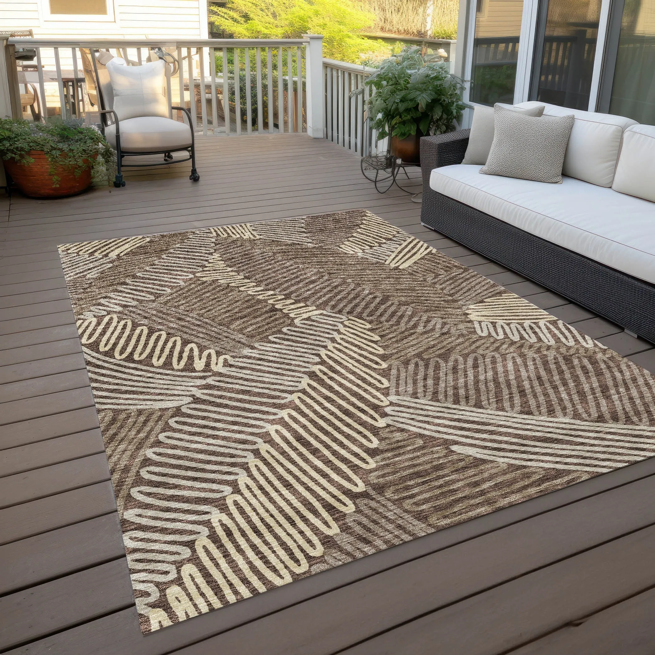 Machine Washable Indoor/ Outdoor Chantille Contemporary Squiggles Rug