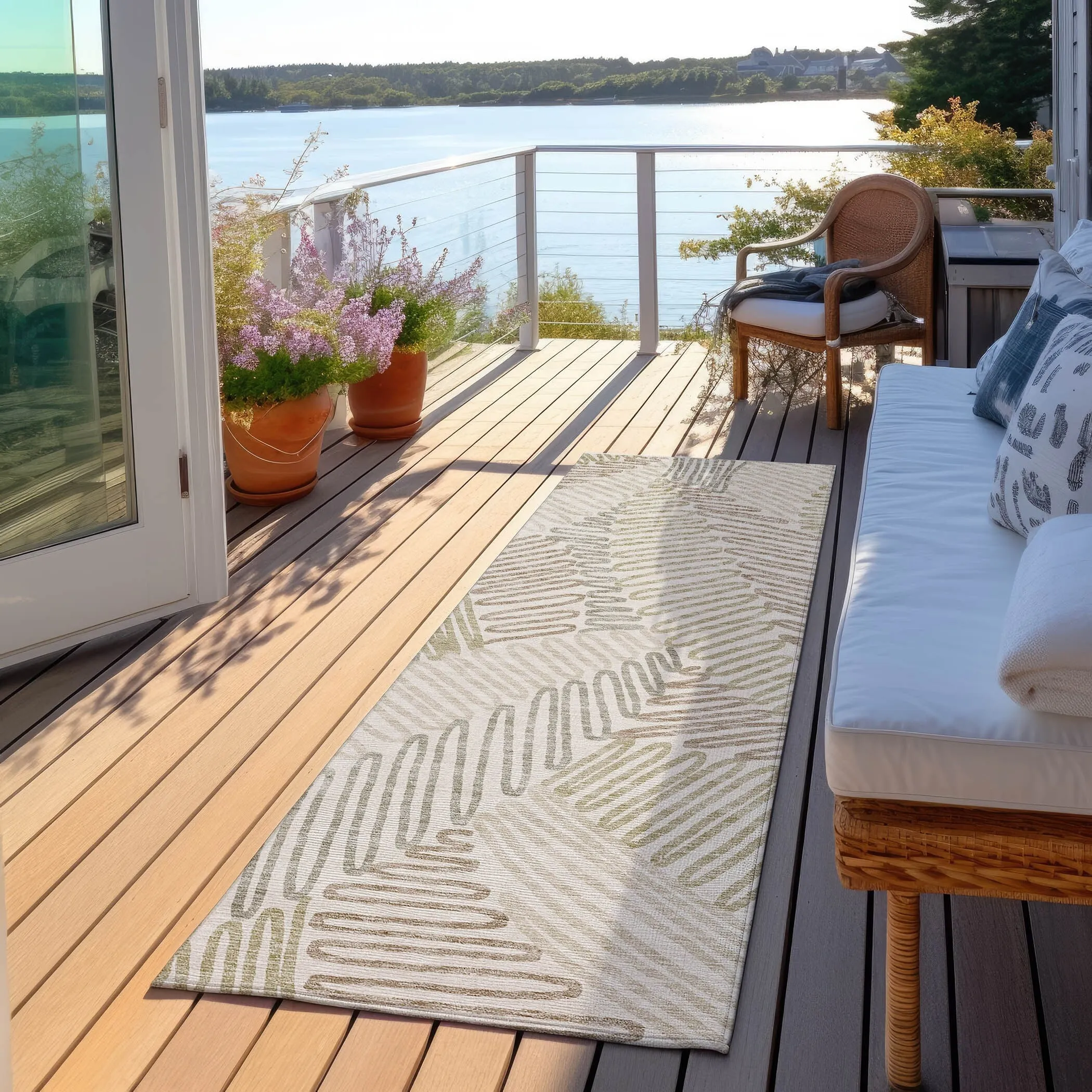 Machine Washable Indoor/ Outdoor Chantille Contemporary Squiggles Rug