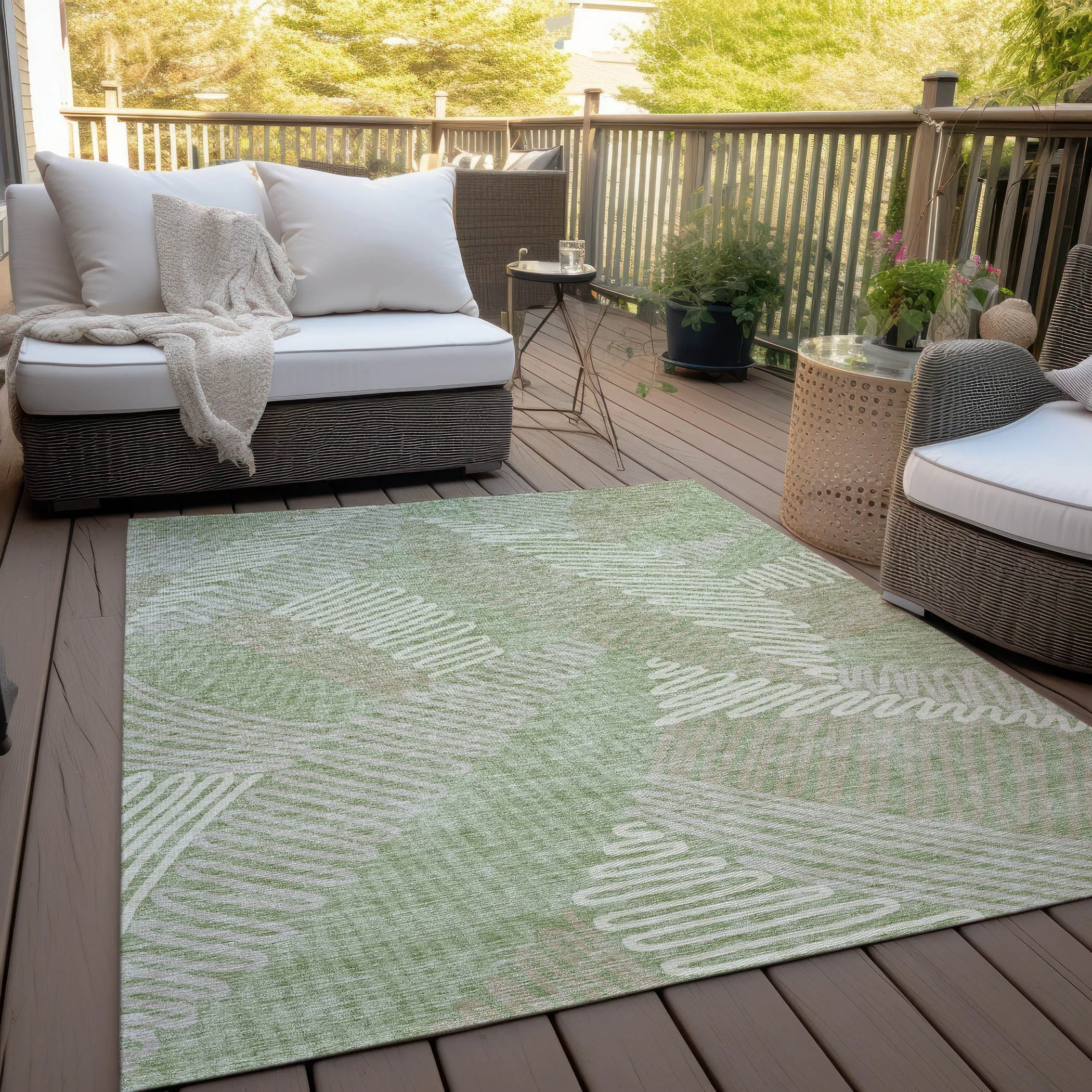 Machine Washable Indoor/ Outdoor Chantille Contemporary Squiggles Rug