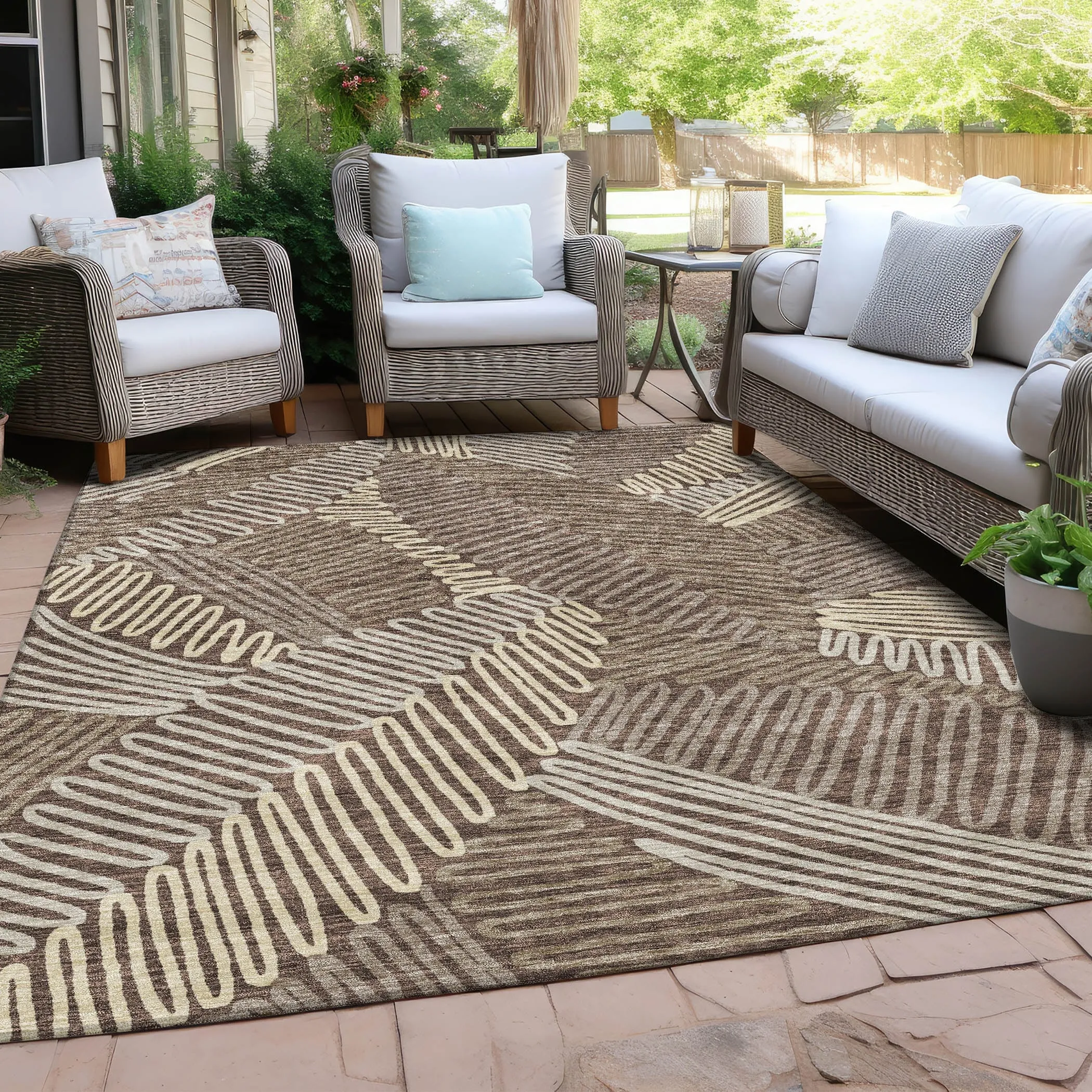 Machine Washable Indoor/ Outdoor Chantille Contemporary Squiggles Rug