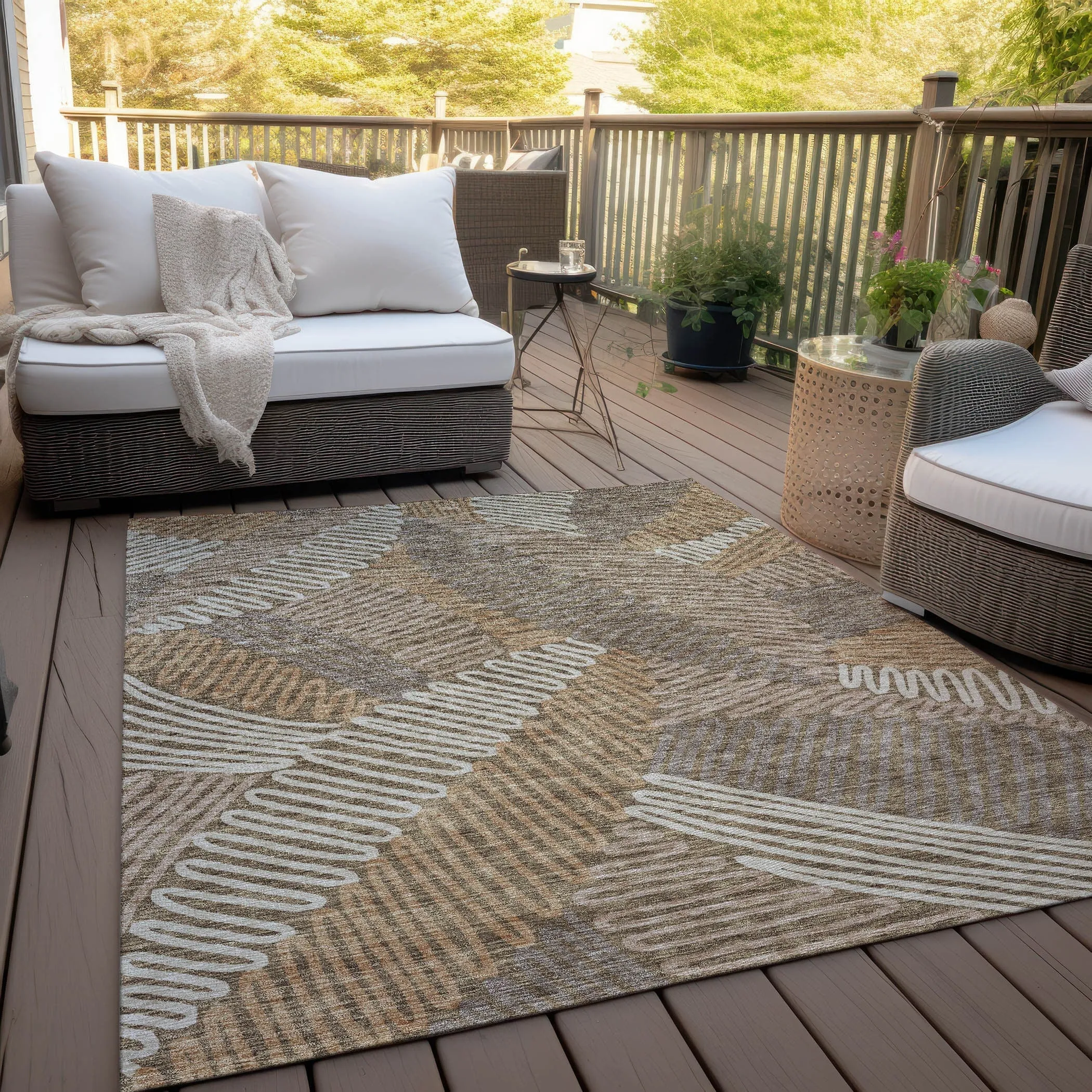 Machine Washable Indoor/ Outdoor Chantille Contemporary Squiggles Rug