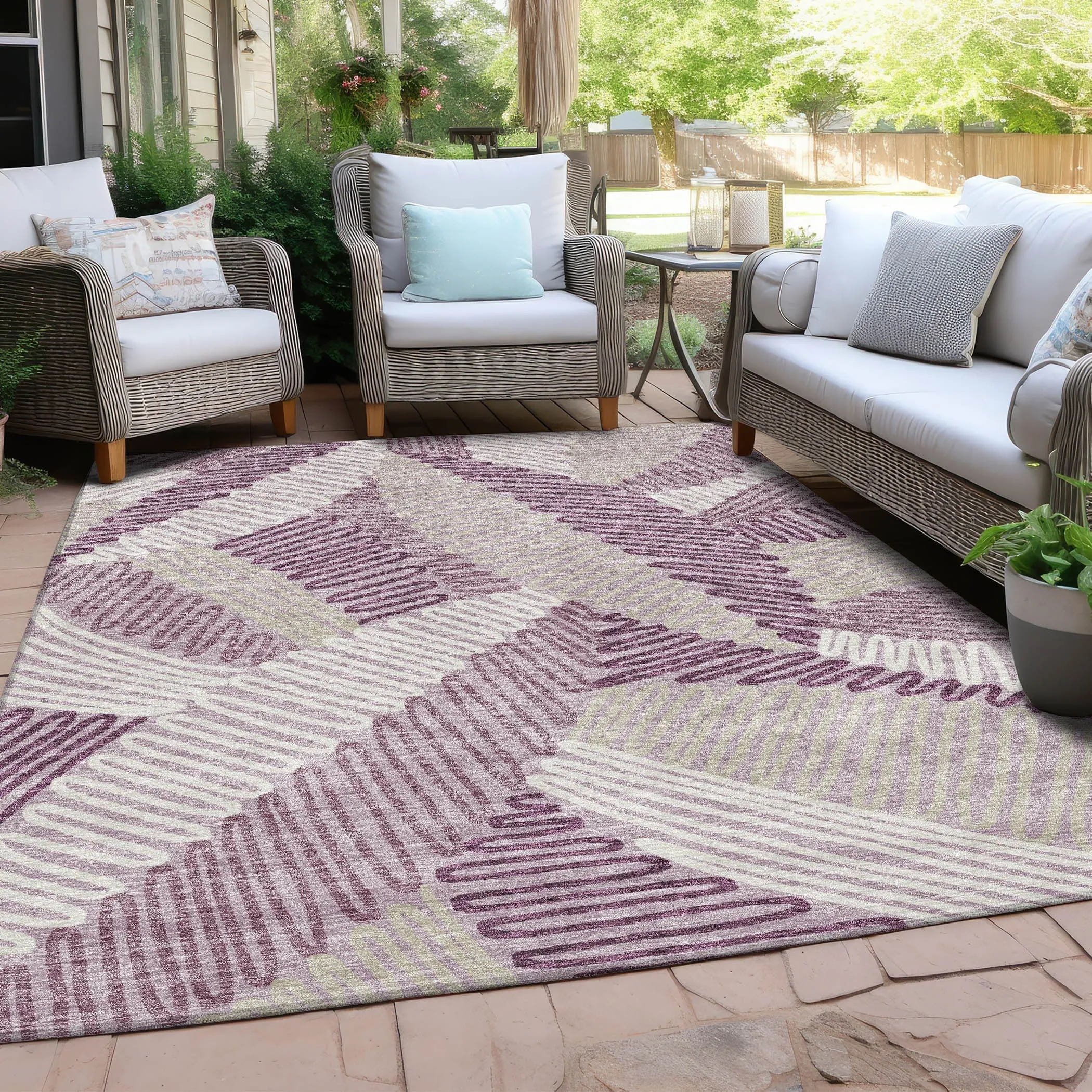 Machine Washable Indoor/ Outdoor Chantille Contemporary Squiggles Rug