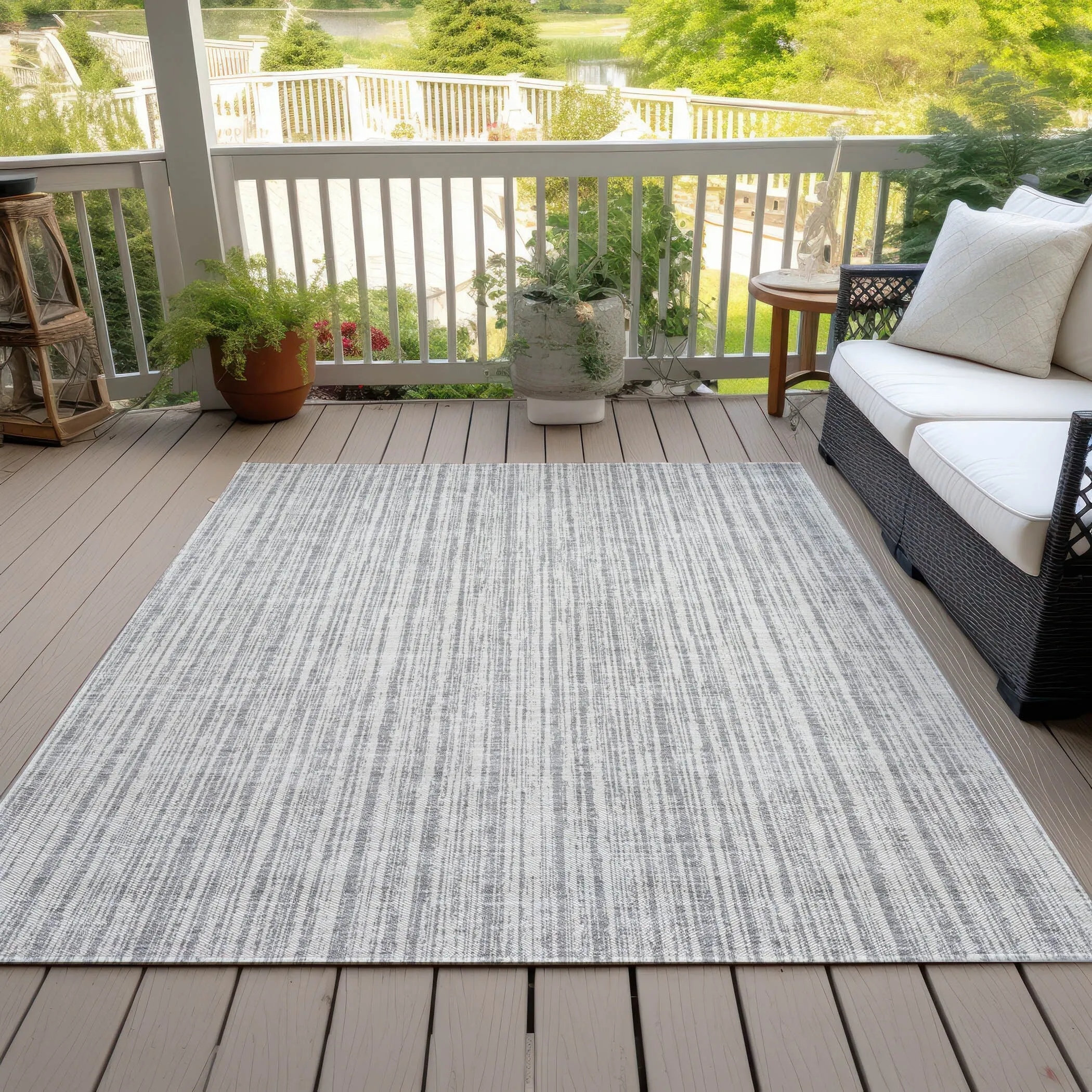 Machine Washable Indoor/ Outdoor Chantille Contemporary Stripes Rug