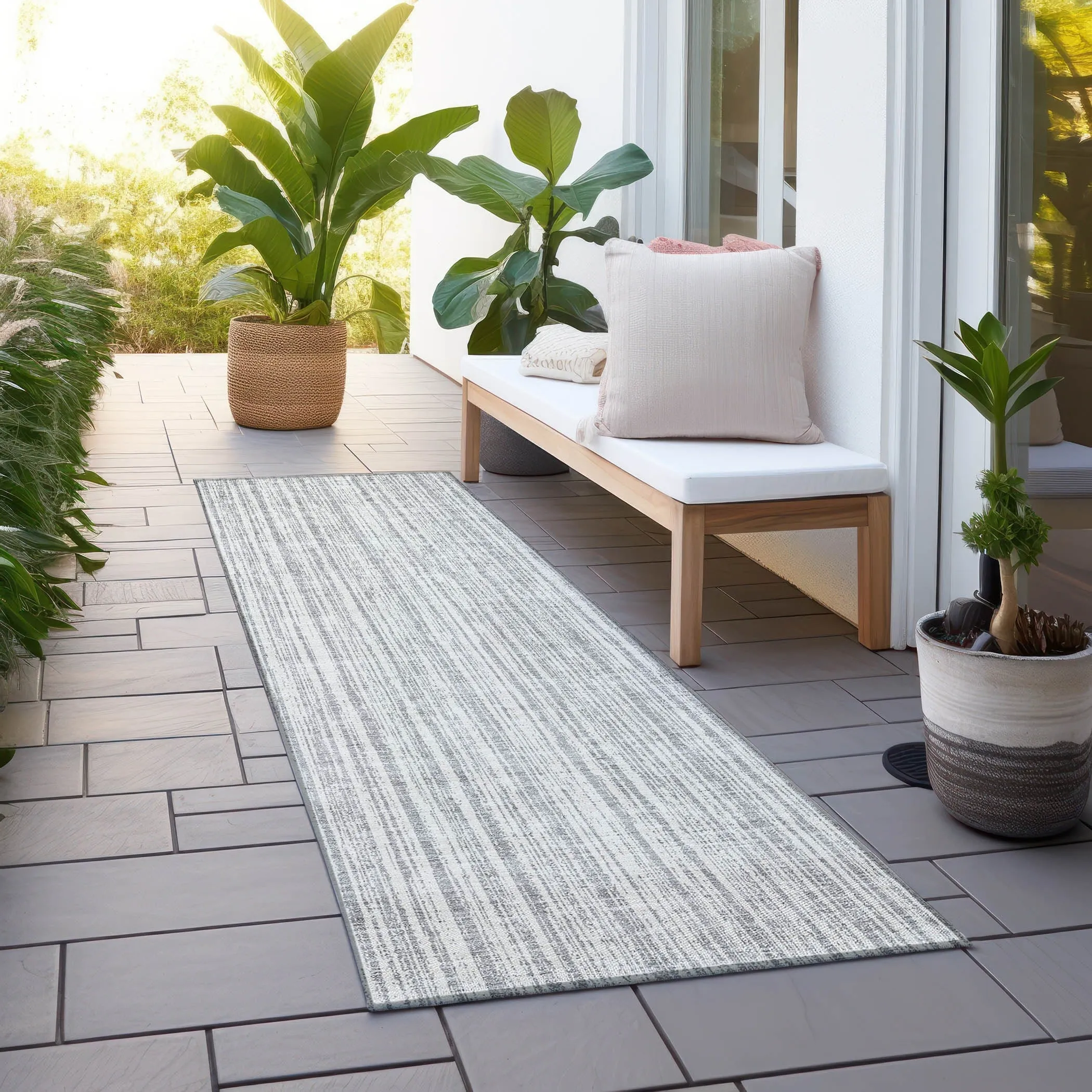 Machine Washable Indoor/ Outdoor Chantille Contemporary Stripes Rug