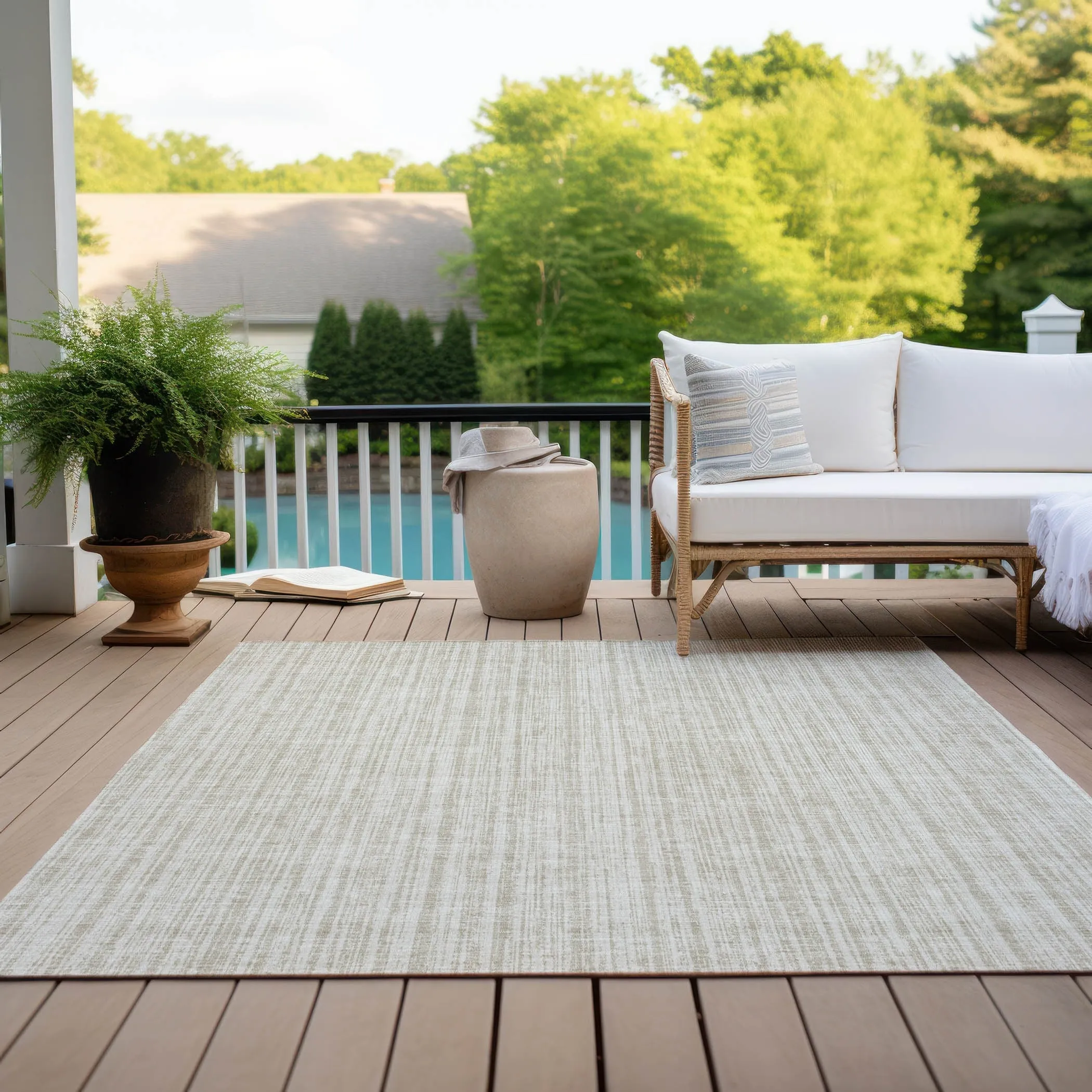 Machine Washable Indoor/ Outdoor Chantille Contemporary Stripes Rug