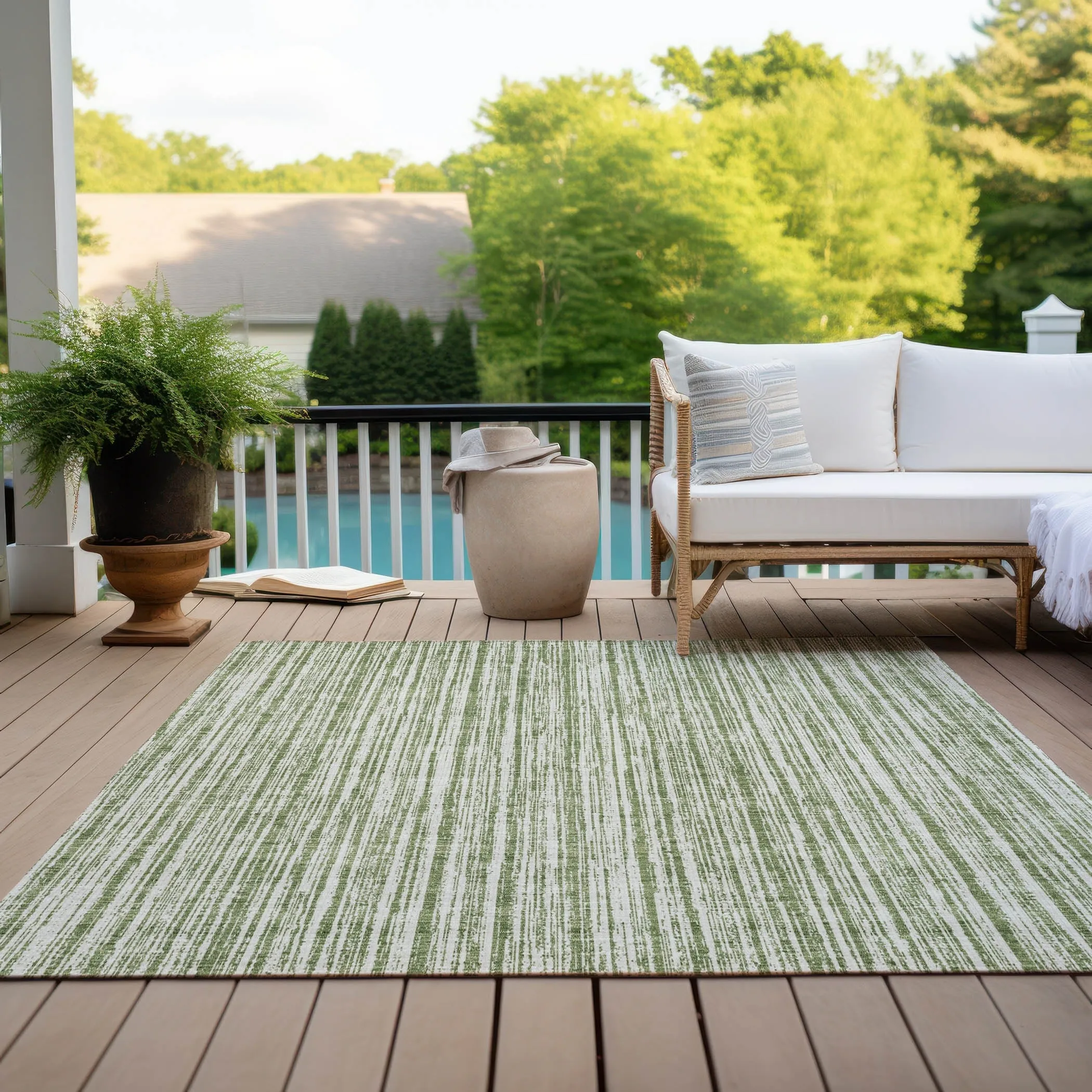 Machine Washable Indoor/ Outdoor Chantille Contemporary Stripes Rug