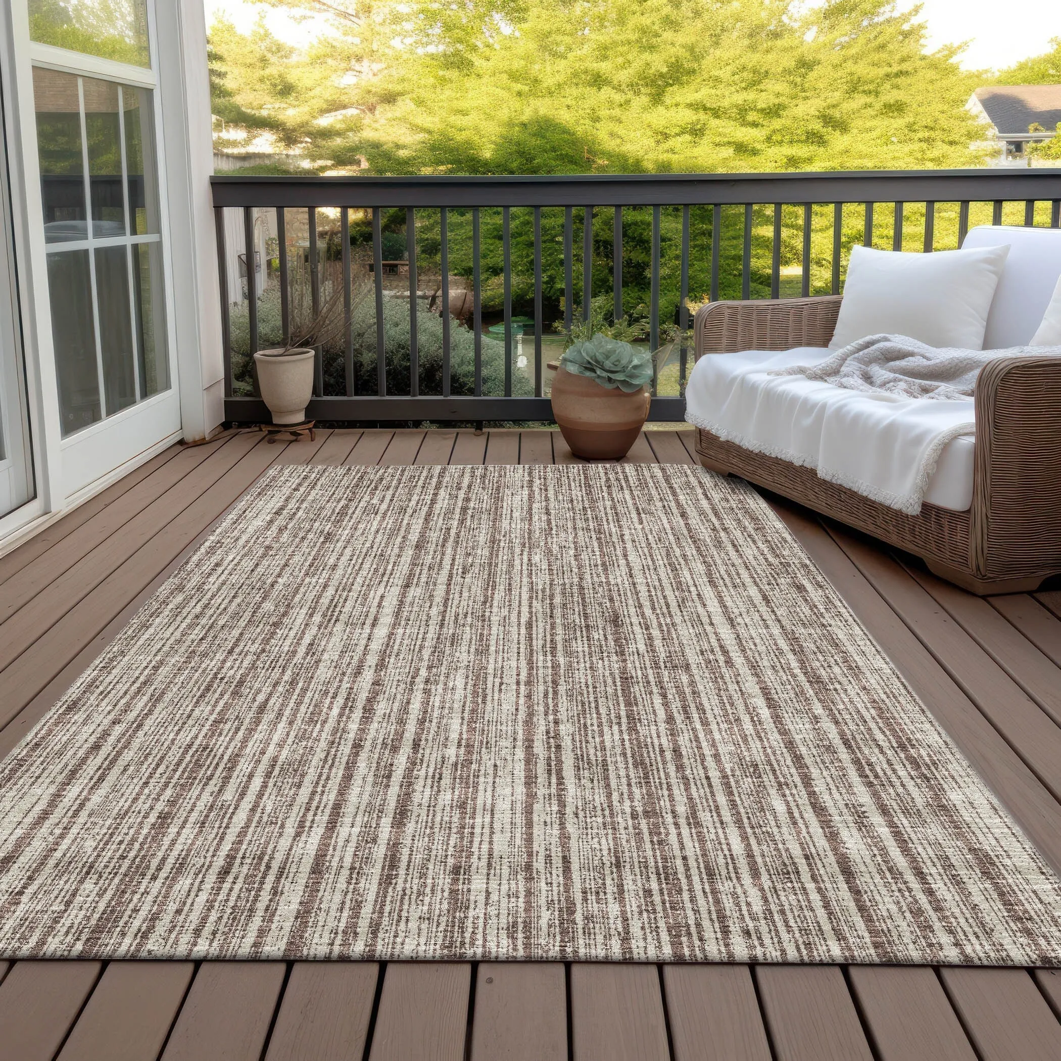 Machine Washable Indoor/ Outdoor Chantille Contemporary Stripes Rug