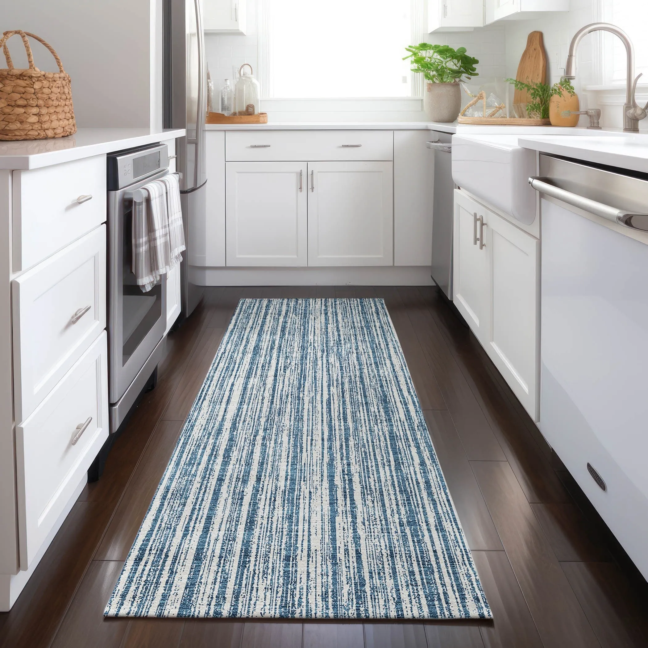 Machine Washable Indoor/ Outdoor Chantille Contemporary Stripes Rug