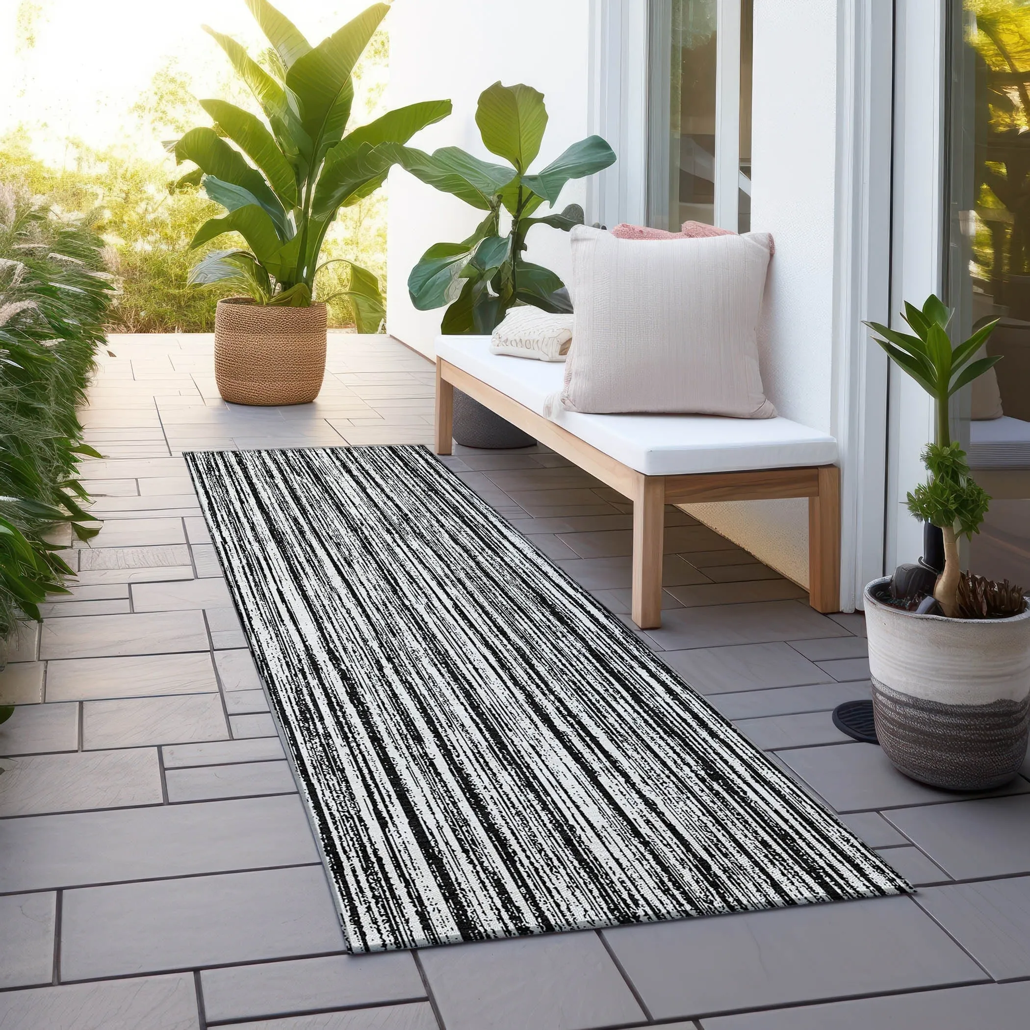 Machine Washable Indoor/ Outdoor Chantille Contemporary Stripes Rug