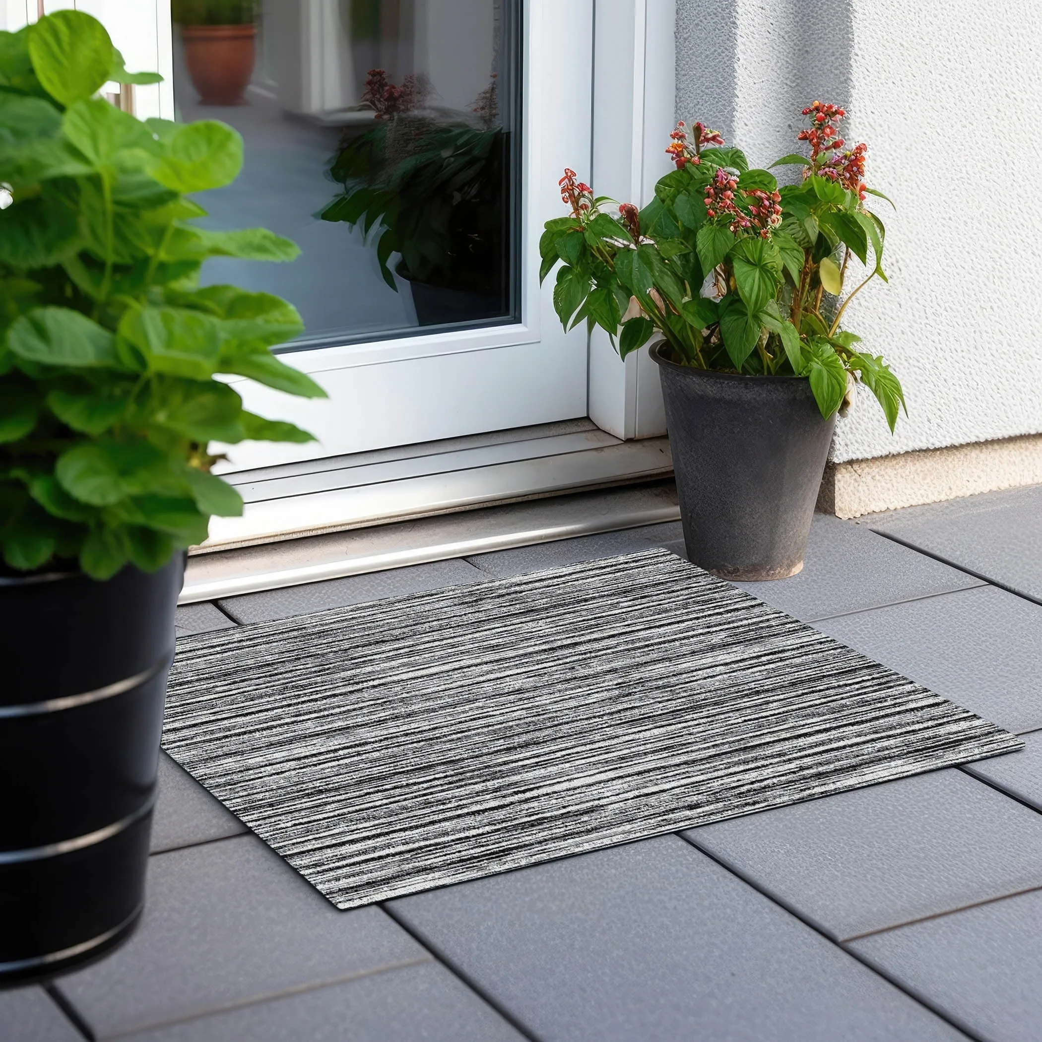 Machine Washable Indoor/ Outdoor Chantille Contemporary Stripes Rug