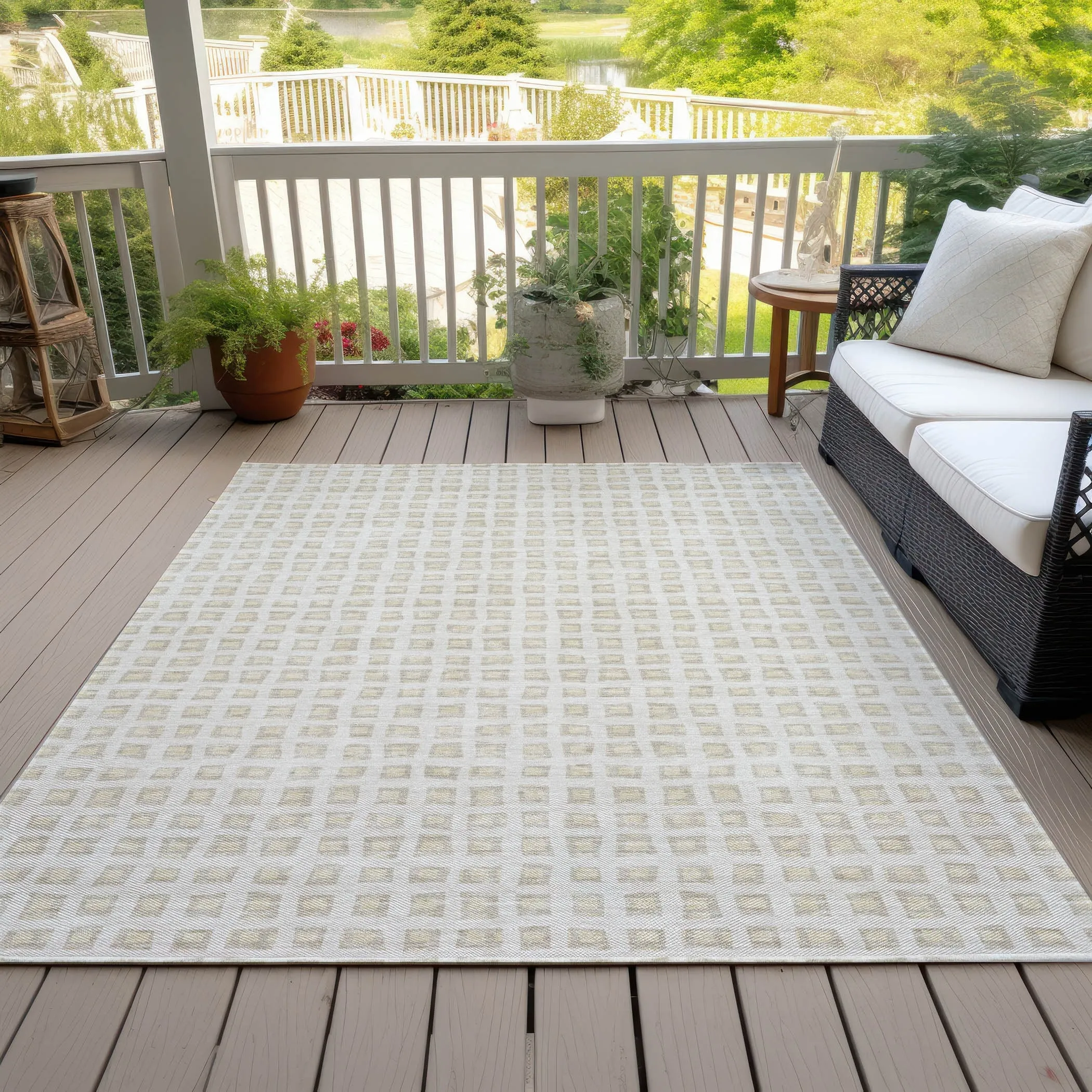 Machine Washable Indoor/ Outdoor Chantille Squared Rug