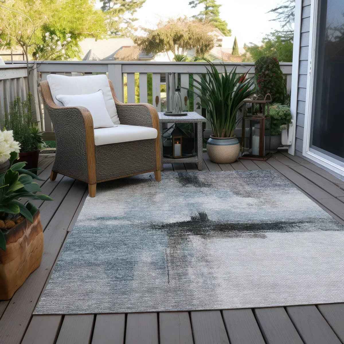 Machine Washable Indoor/ Outdoor Contemporary Abstract Chantille Rug