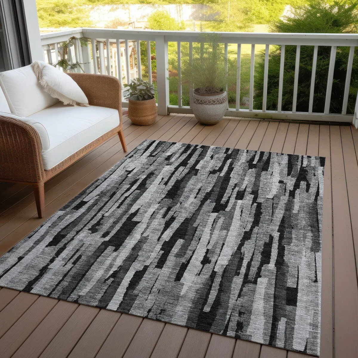 Machine Washable Indoor/ Outdoor Contemporary Chantille Rug
