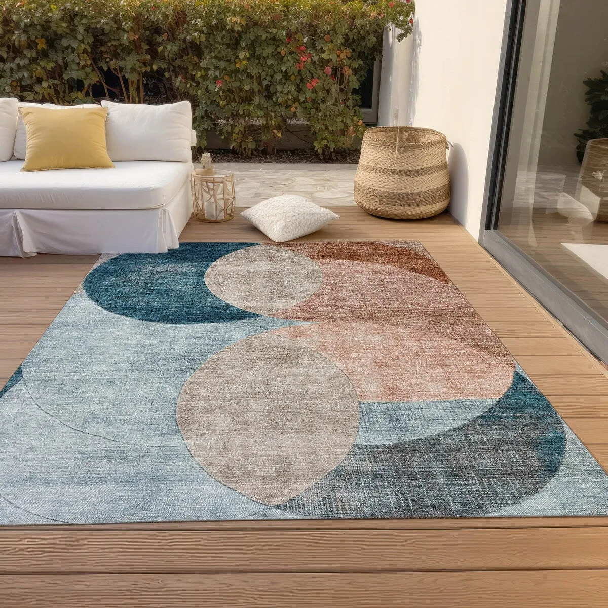 Machine Washable Indoor/ Outdoor Contemporary Deco Chantille Rug